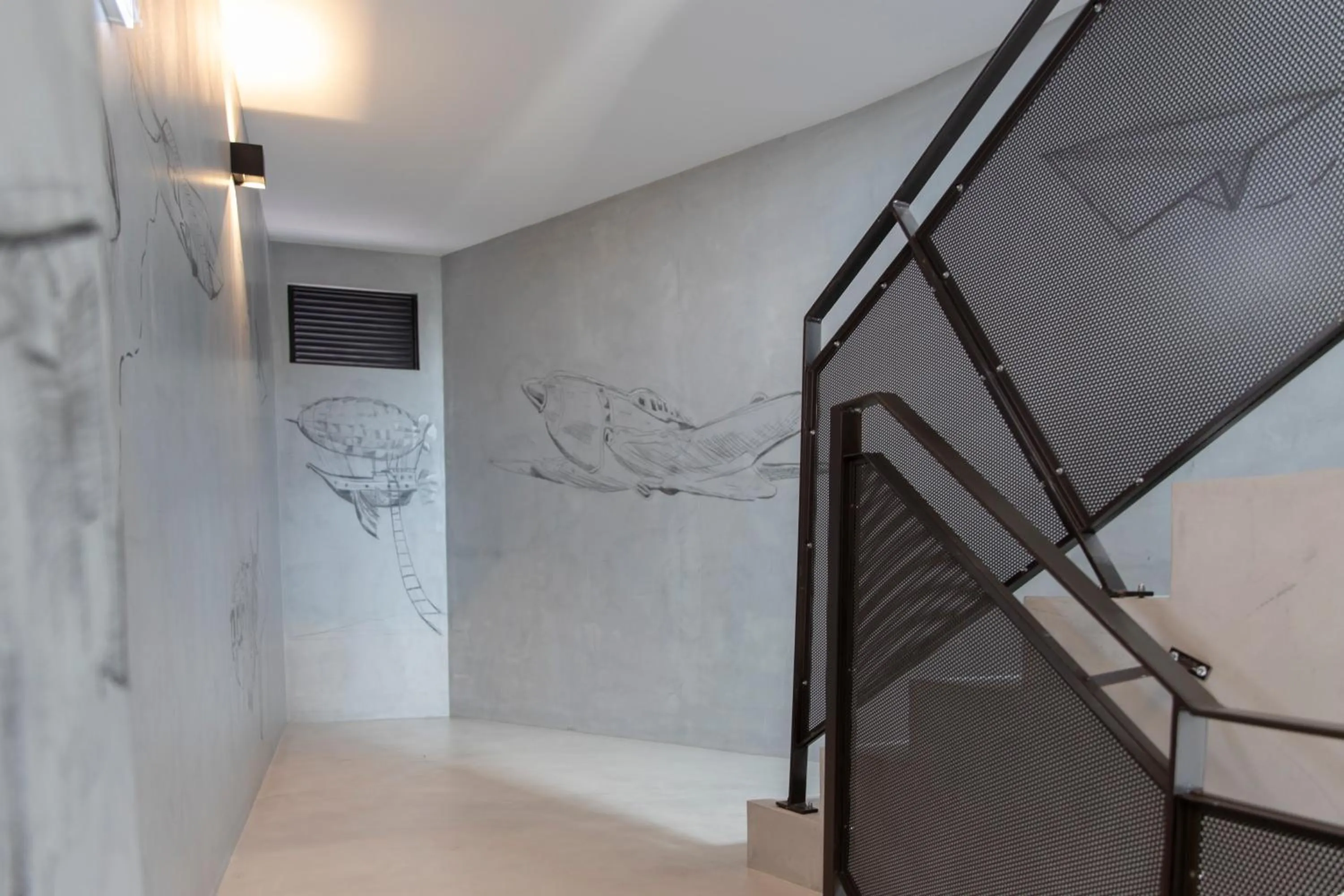 Decorative detail in ibis Styles Lisboa Aeroporto