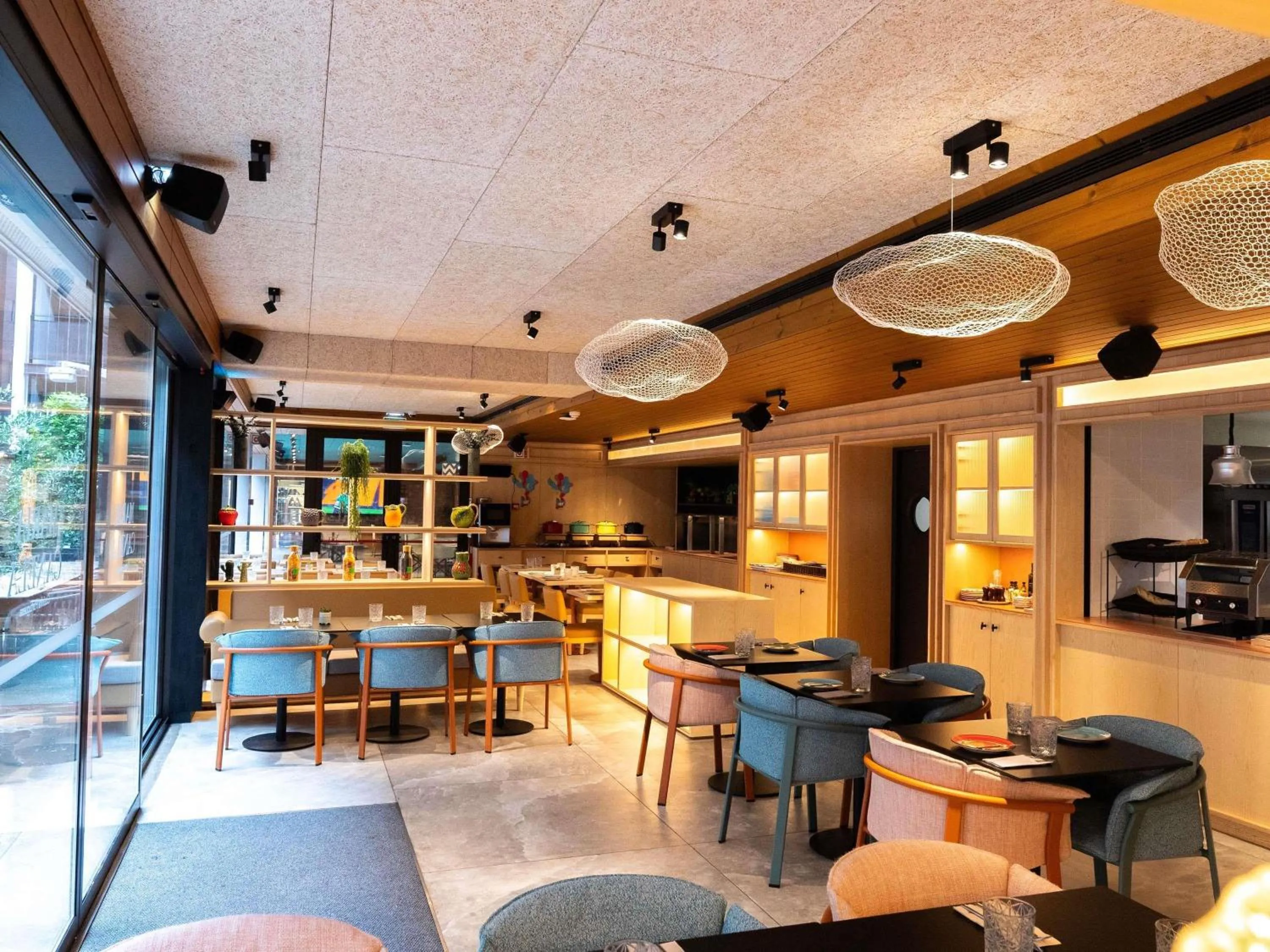 Restaurant/places to eat in ibis Styles Lisboa Aeroporto