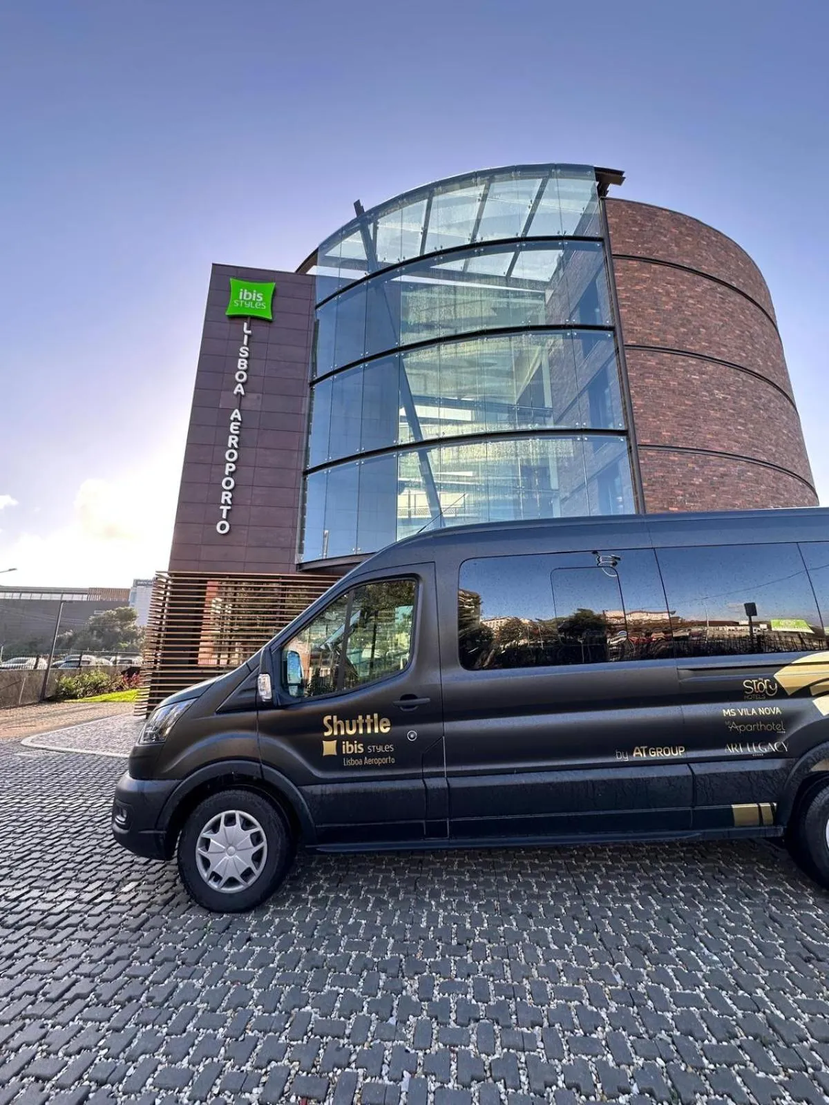 shuttle in ibis Styles Lisboa Aeroporto