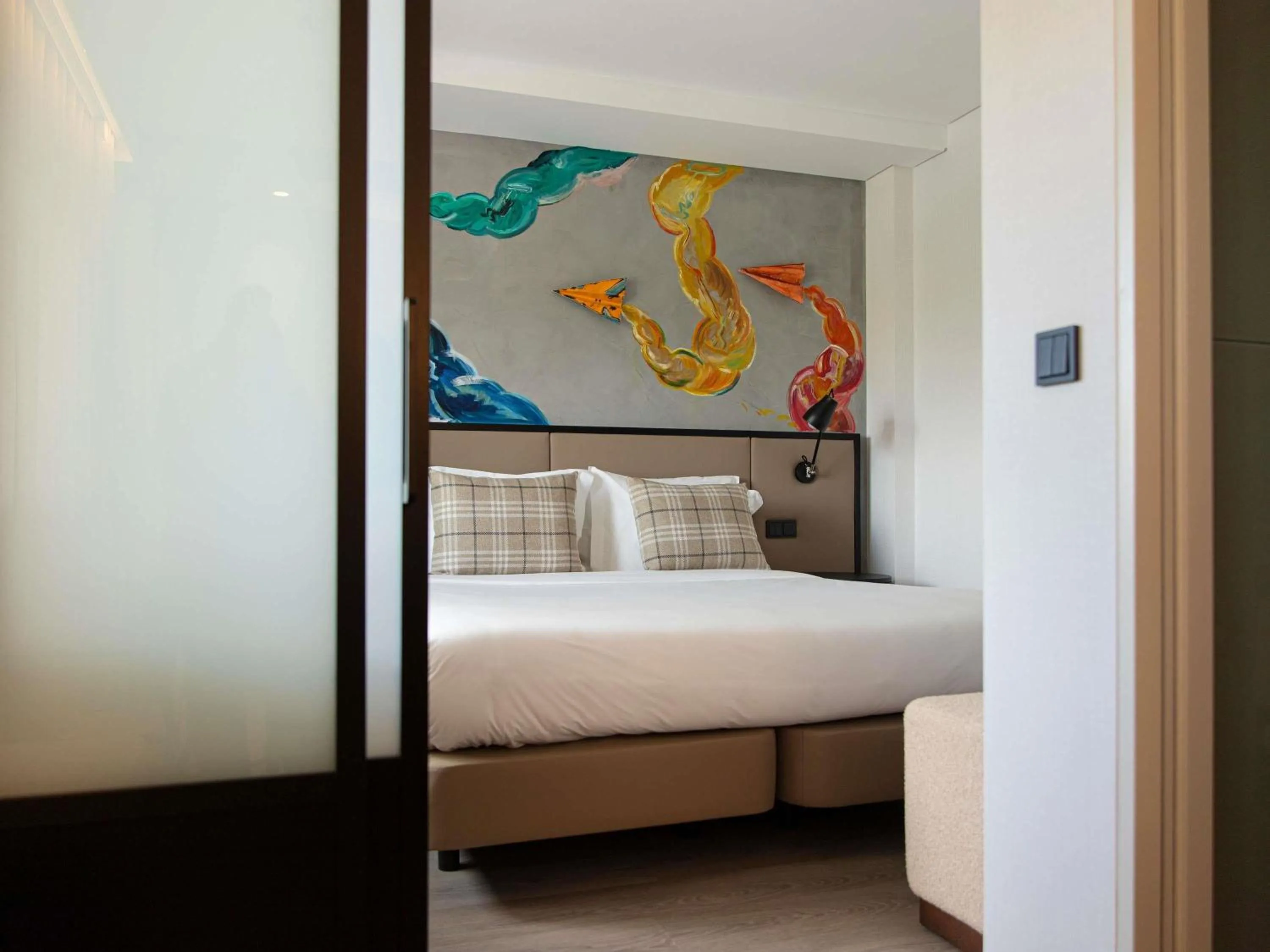 Bedroom, Bed in ibis Styles Lisboa Aeroporto