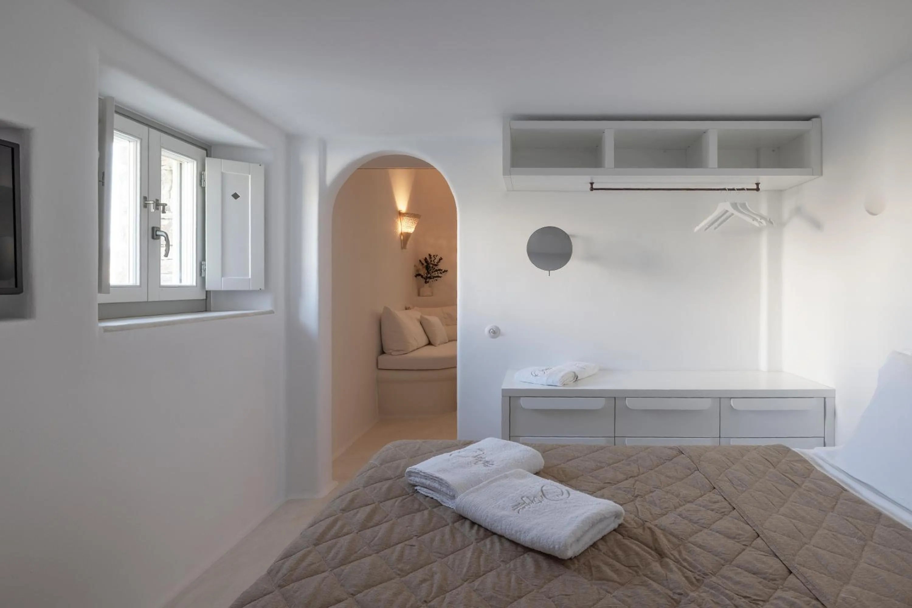 Bathroom, Bed in Ortygia Suites