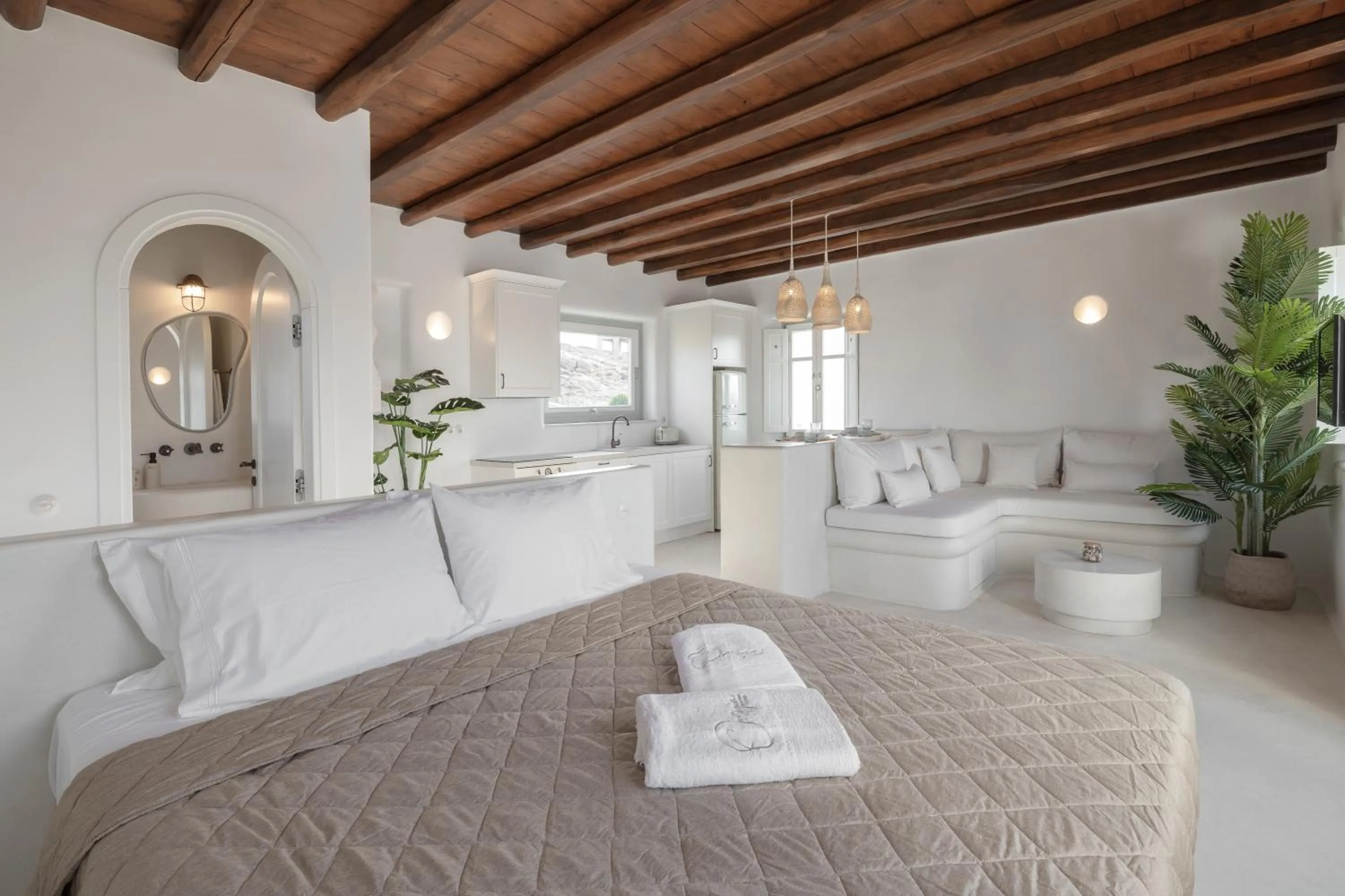 Bed in Ortygia Suites