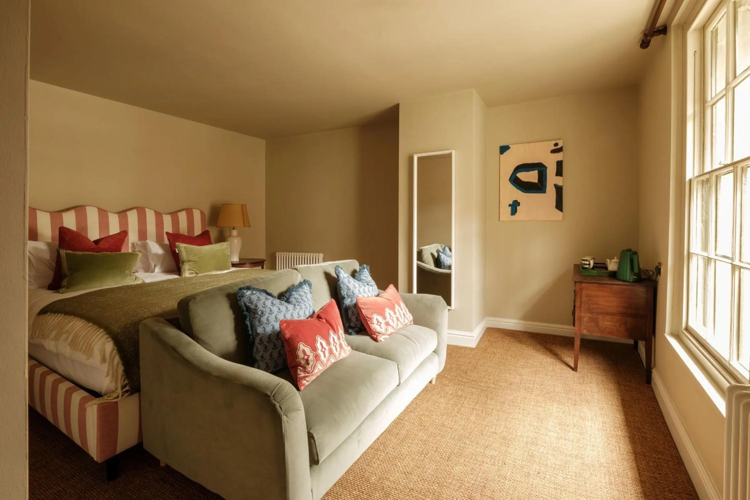 Bedroom, Bed in The Fleur de Lys