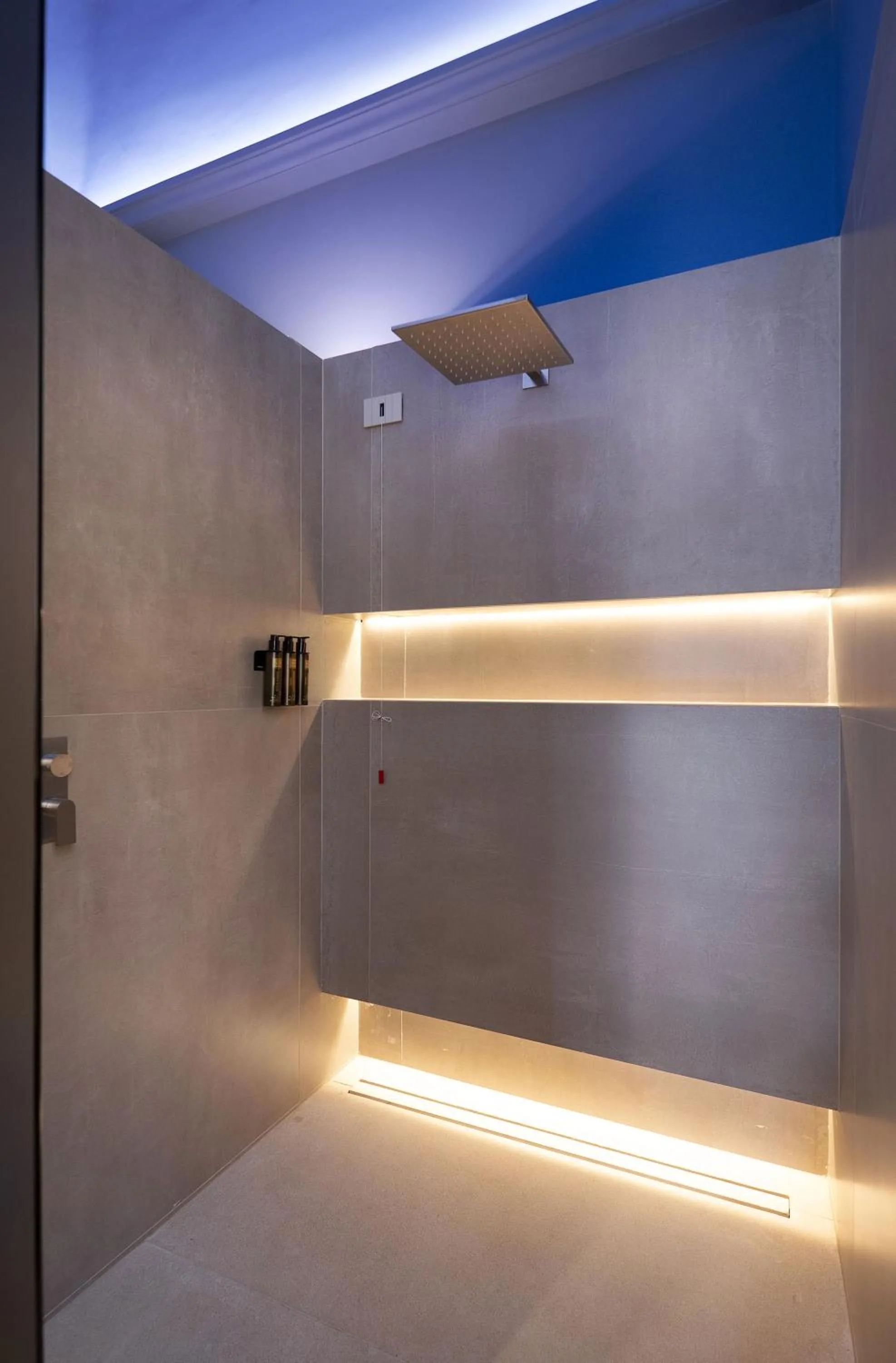 Shower in Fiermonte Museum by La Fiermontina