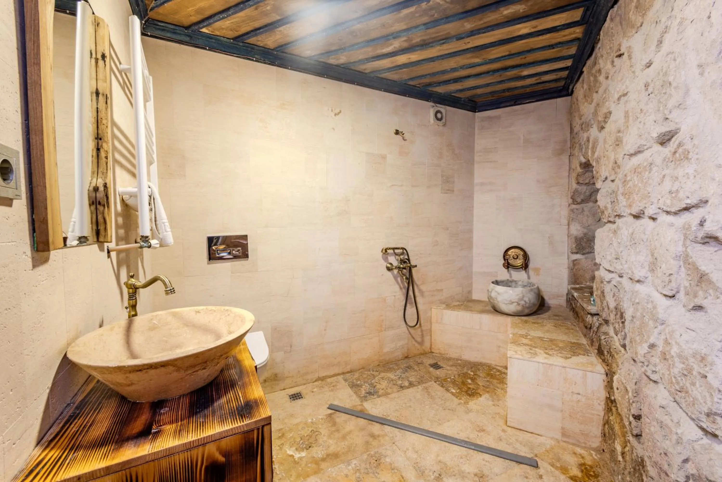 Lubberona Cave Cappadocia