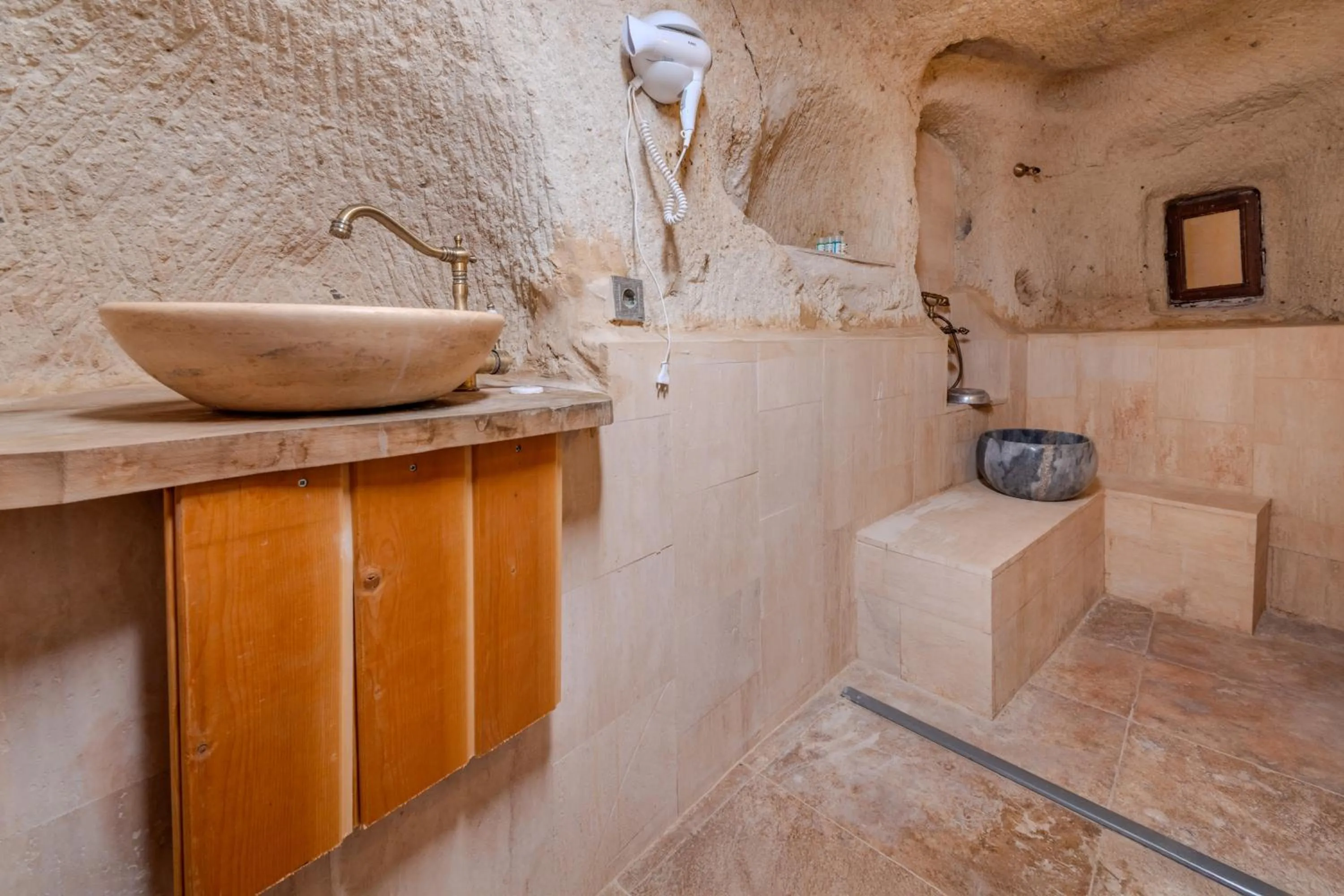 Lubberona Cave Cappadocia