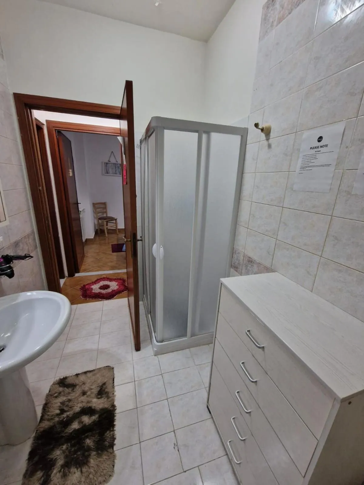 Shower in Le stanze di Aurora