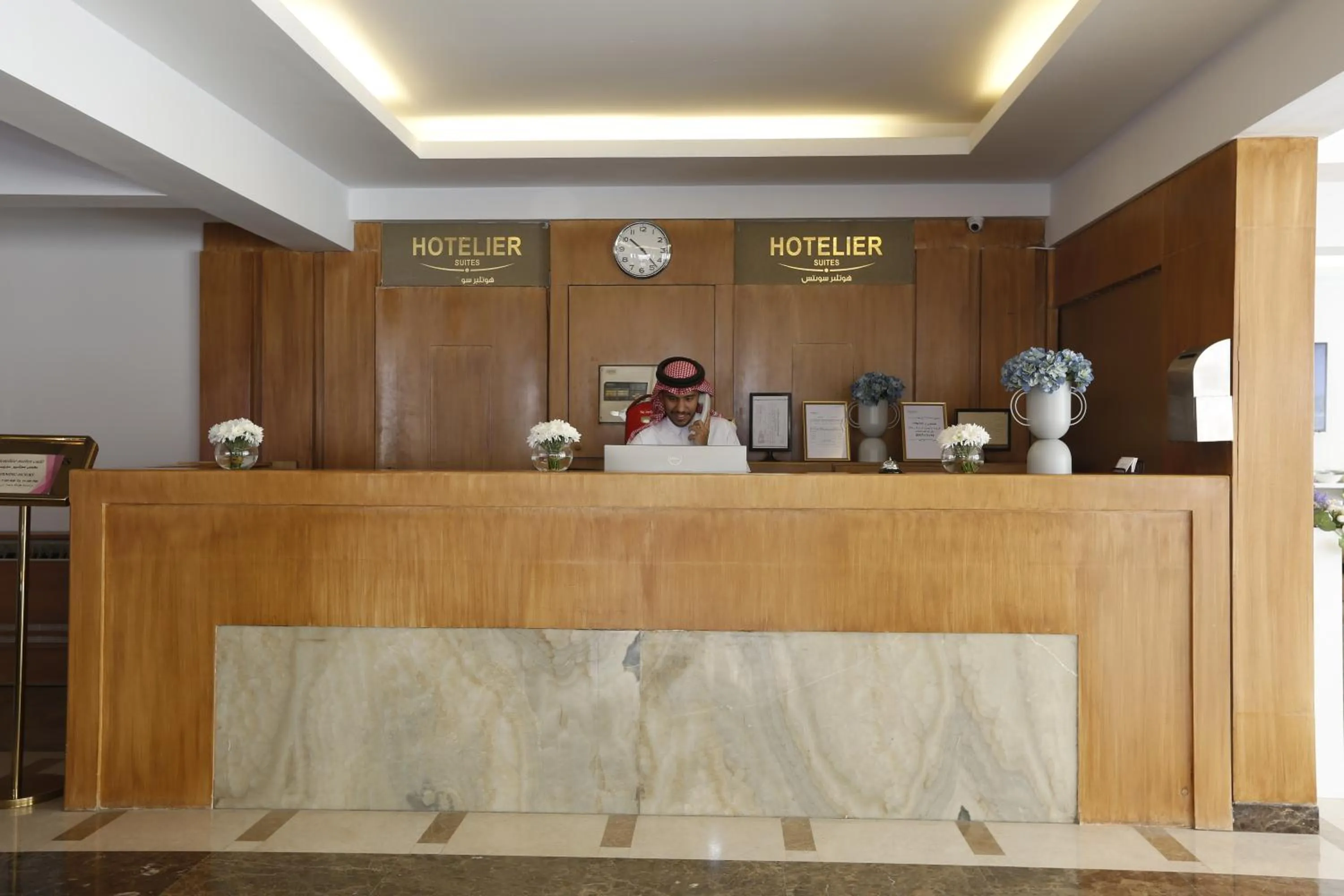 Lobby or reception in Hotelier Suites by Cantonal