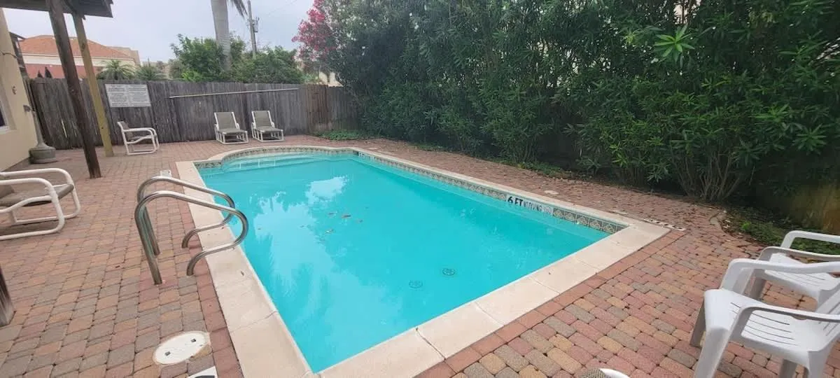 Swimming pool in Beach & Palms condo