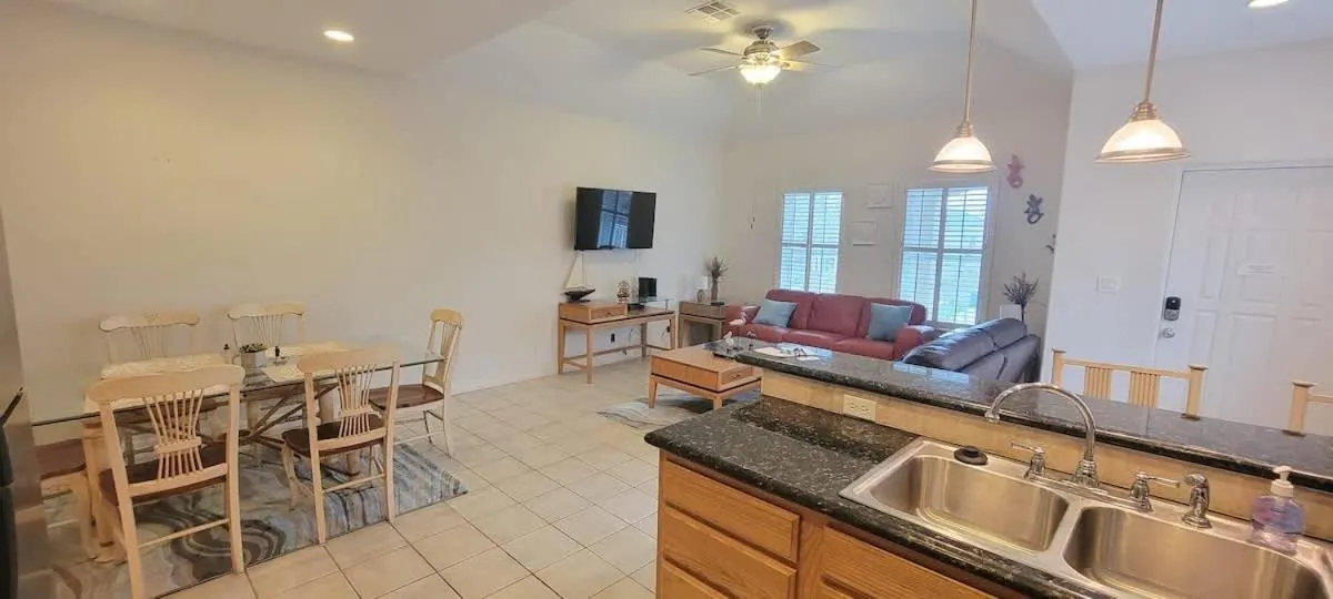 Dining area in Beach & Palms condo