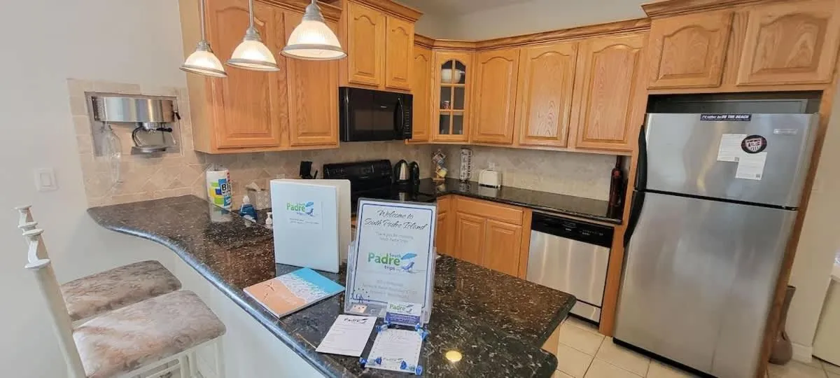 Kitchen or kitchenette in Beach & Palms condo