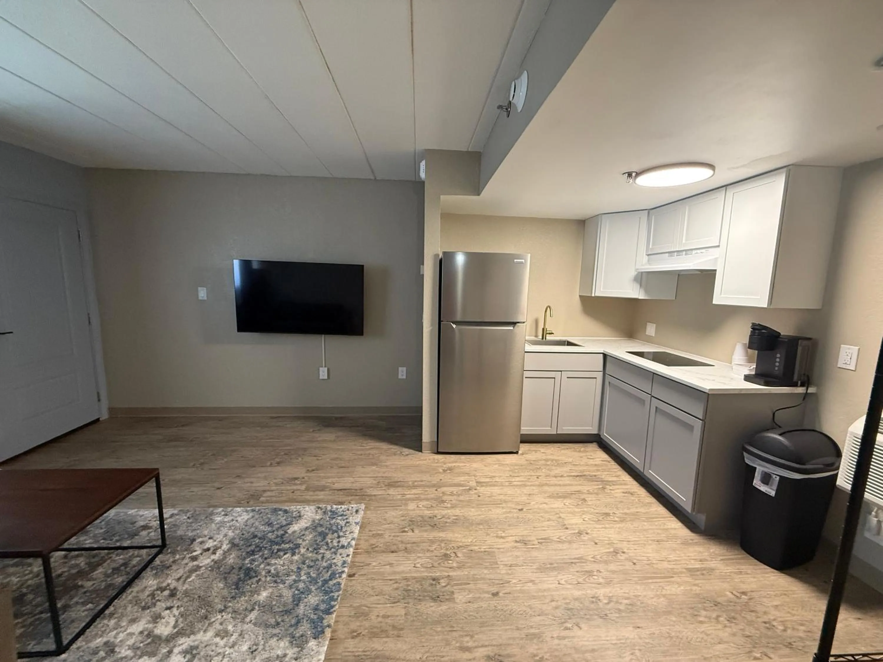 Lighthouse Suites