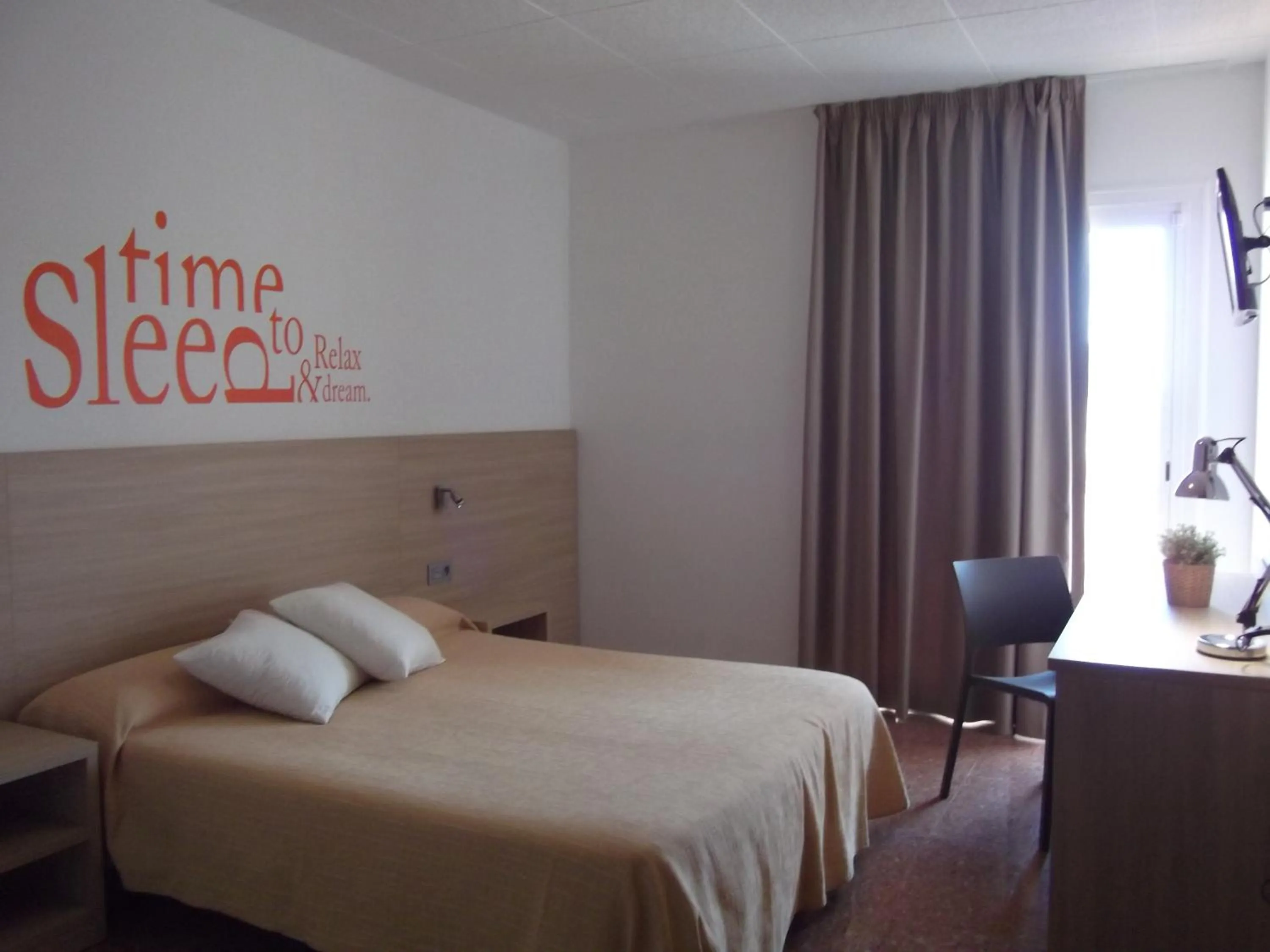 Photo of the whole room, Bed in Hotel Mediterrani Express