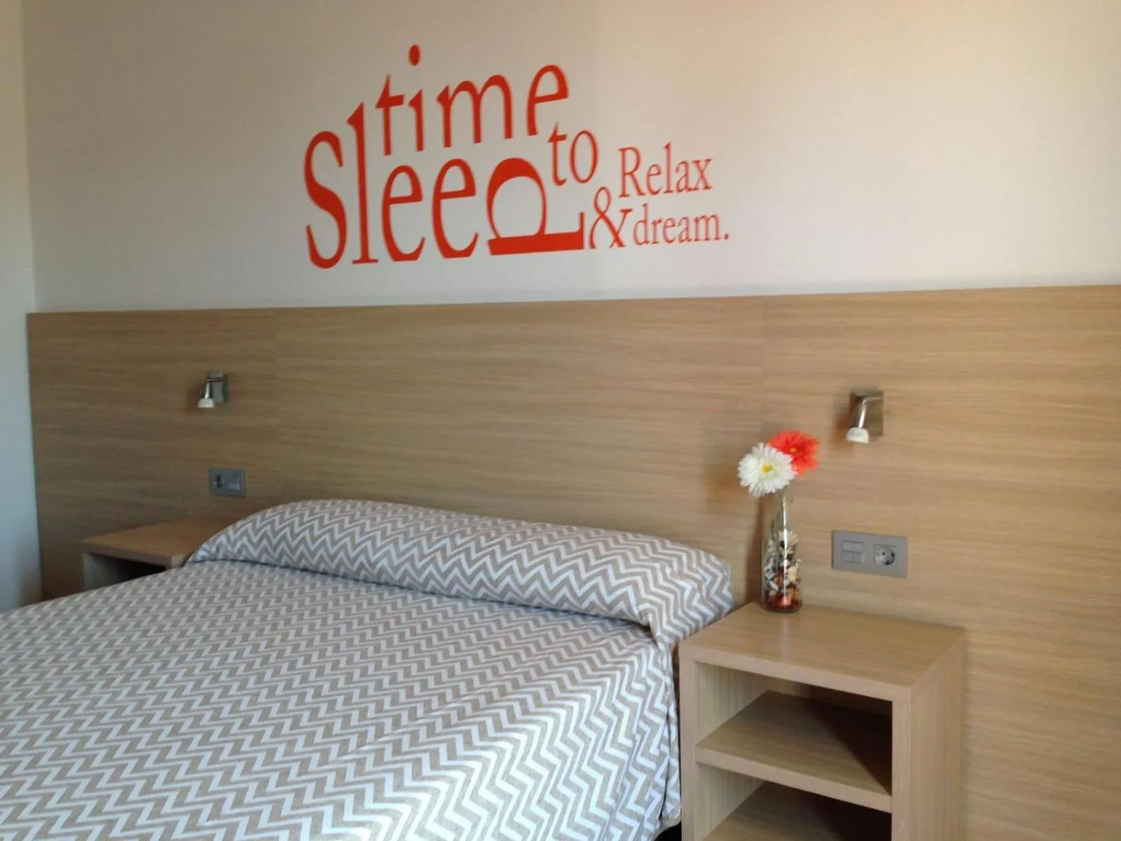 Bedroom, Bed in Hotel Mediterrani Express