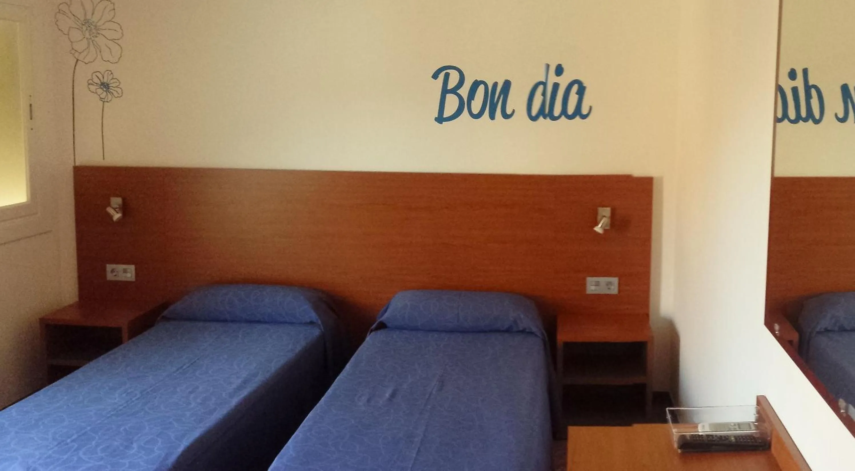 Photo of the whole room, Bed in Hotel Mediterrani Express