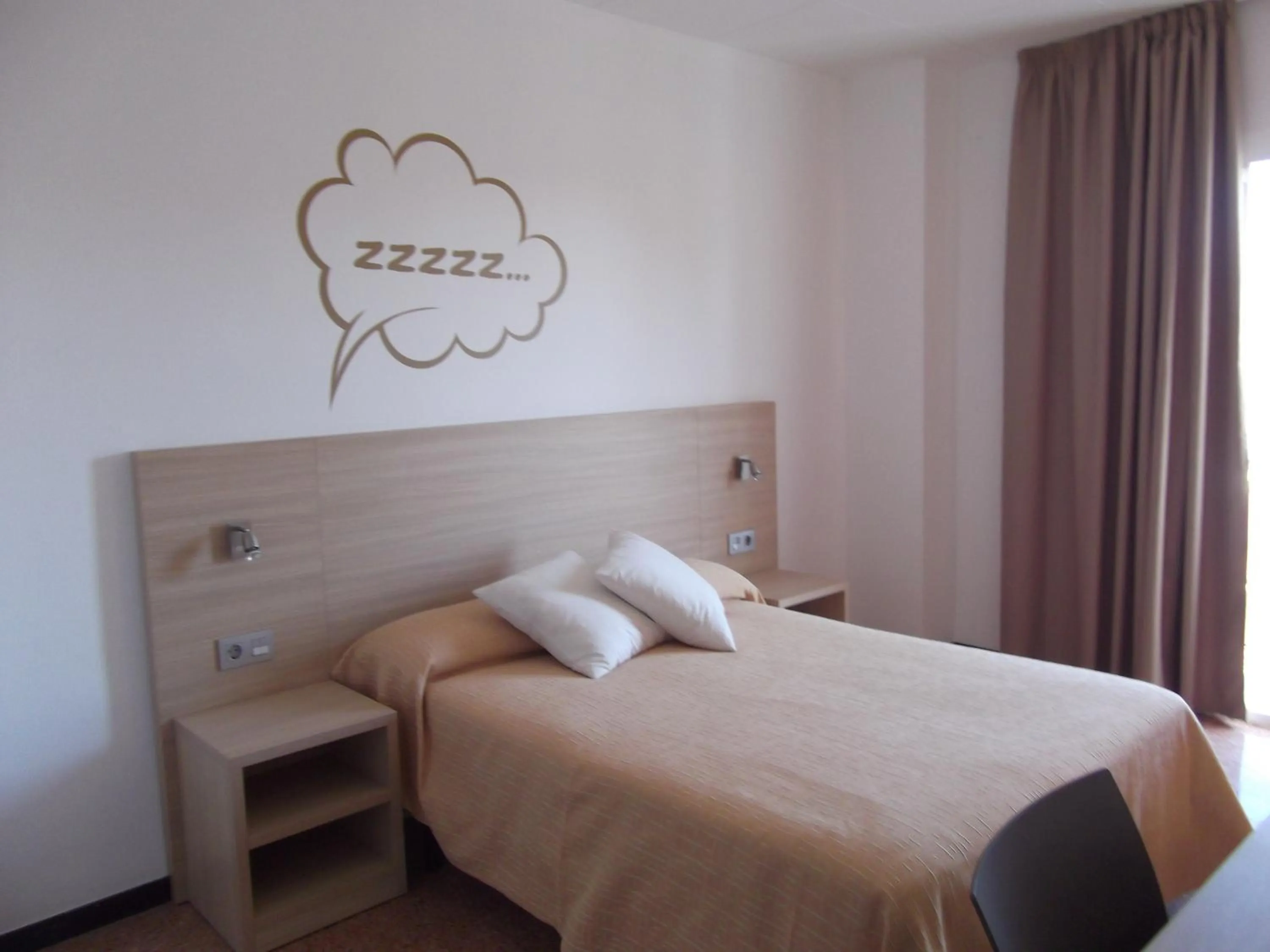 Photo of the whole room, Bed in Hotel Mediterrani Express