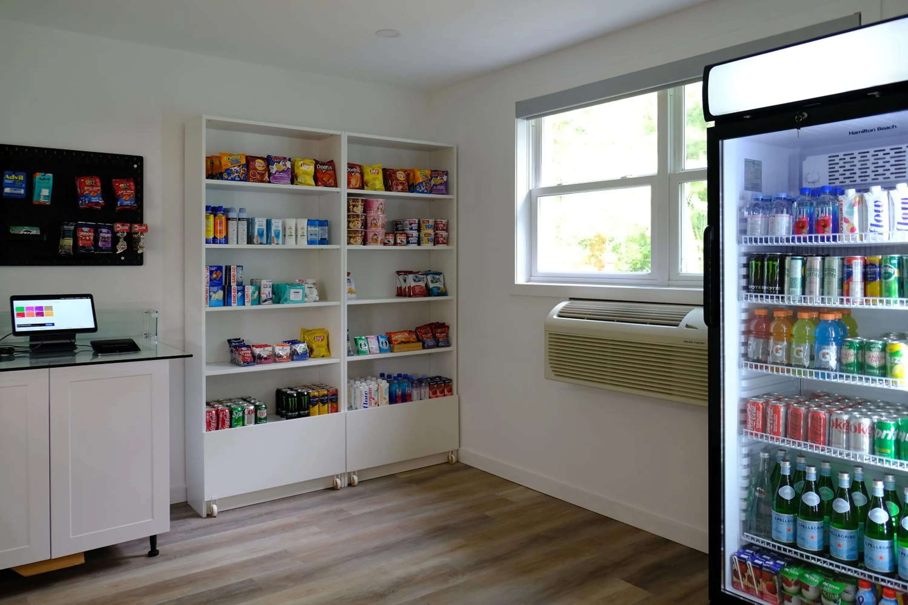 Supermarket/grocery shop in Stay Inn Muskoka