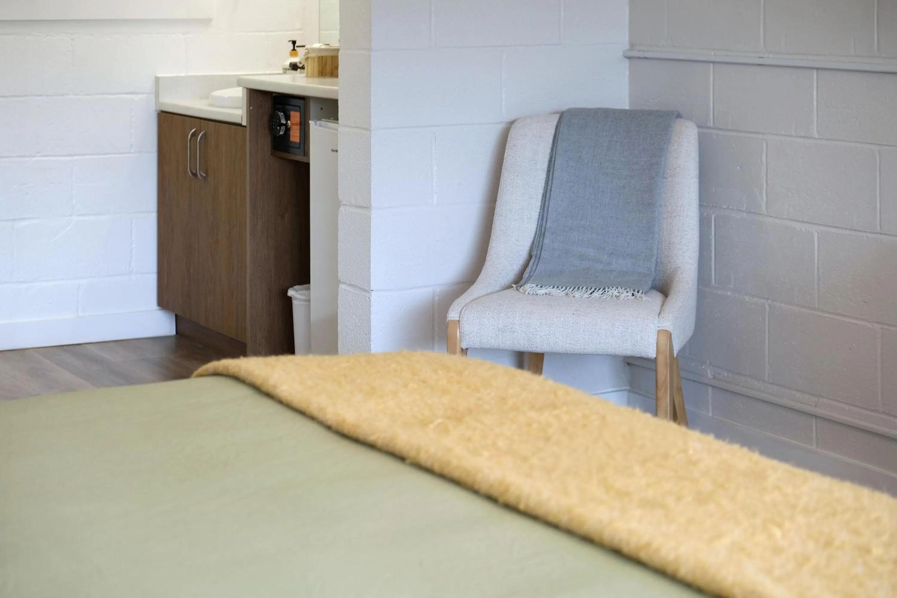 Seating area in Stay Inn Muskoka