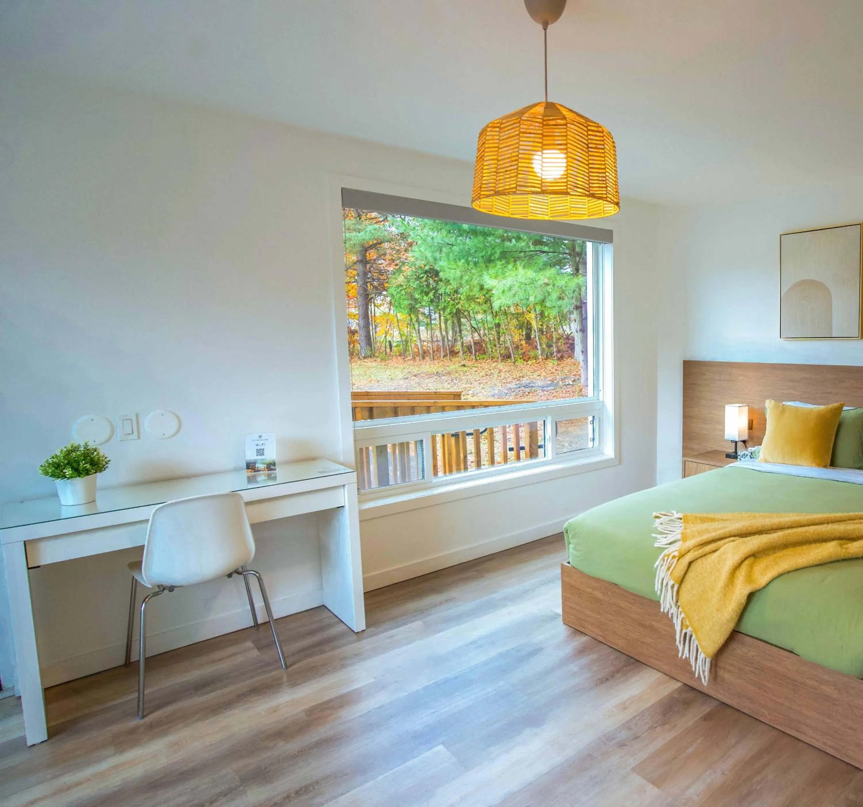 Bed in Stay Inn Muskoka