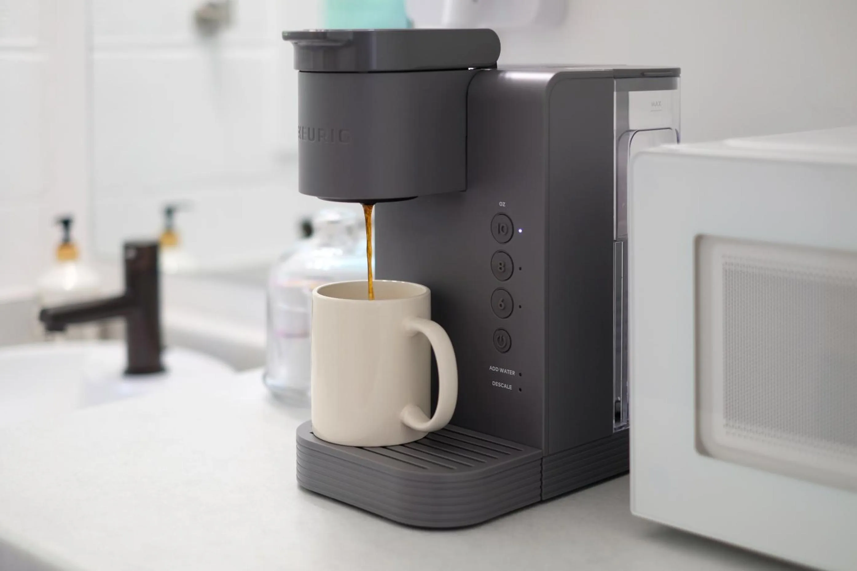 Coffee/tea facilities in Stay Inn Muskoka