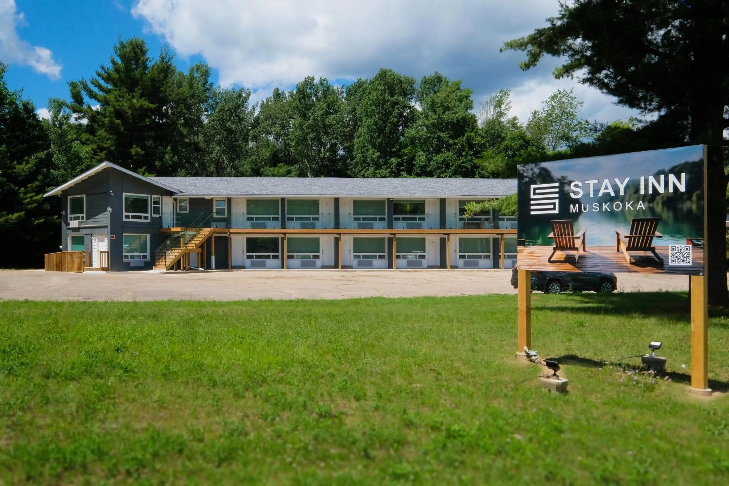 Property building in Stay Inn Muskoka