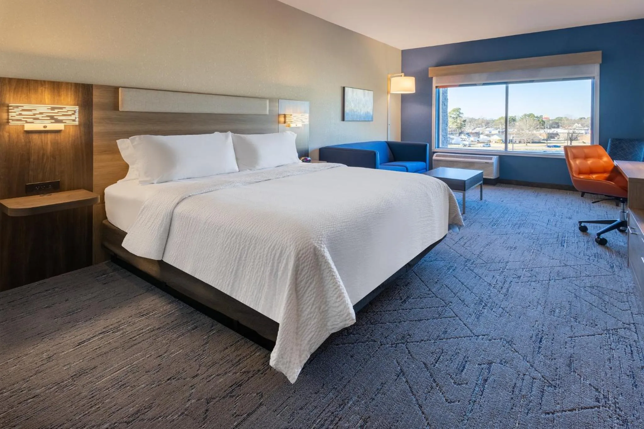 Photo of the whole room, Bed in Holiday Inn Express & Suites Benson by IHG