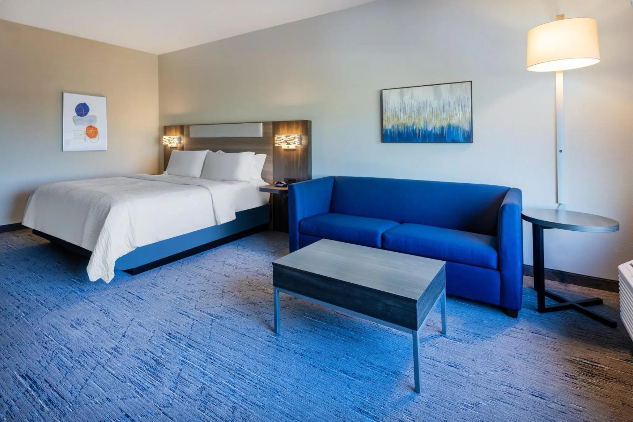 Photo of the whole room, Bed in Holiday Inn Express & Suites Benson by IHG