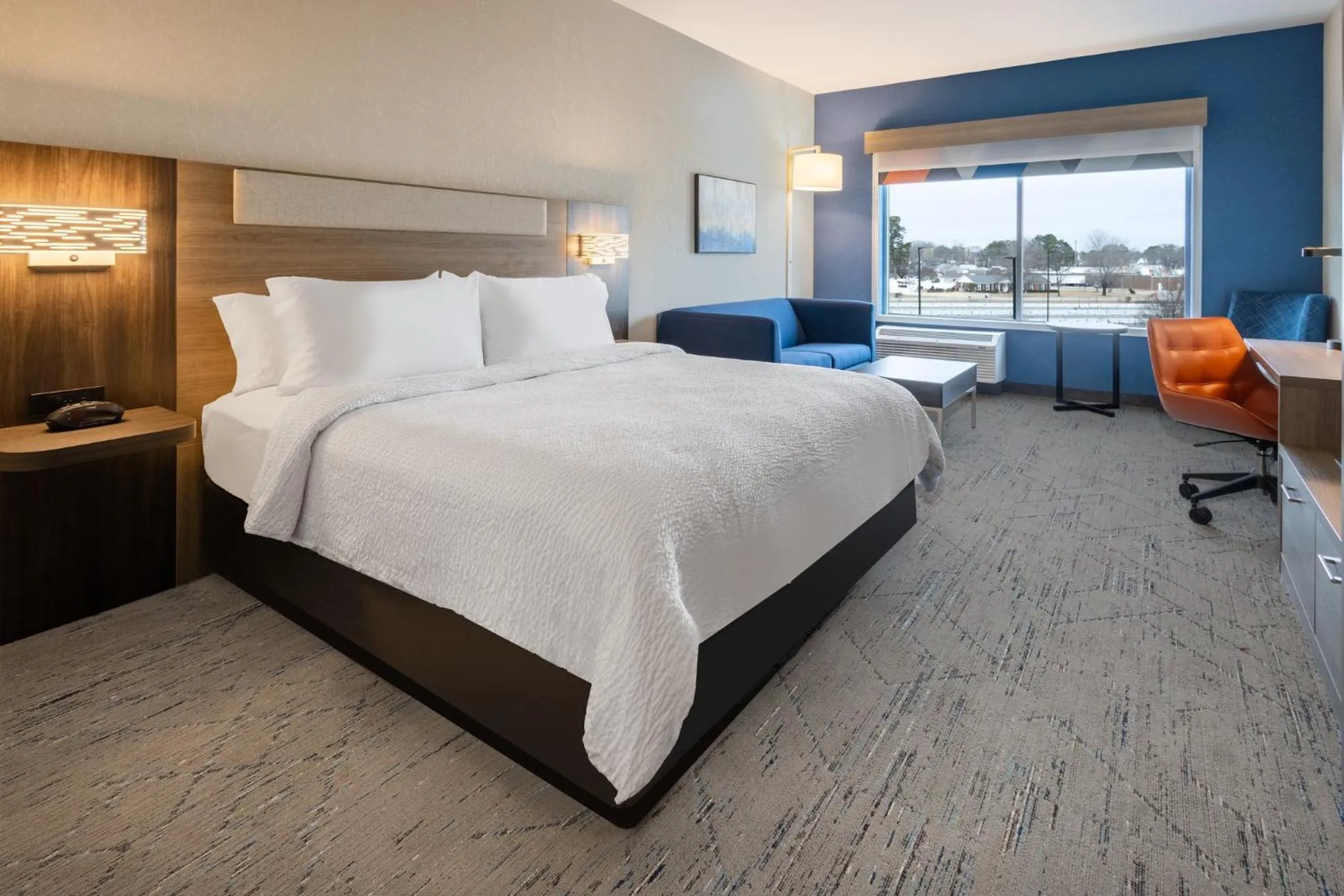 Photo of the whole room, Bed in Holiday Inn Express & Suites Benson by IHG