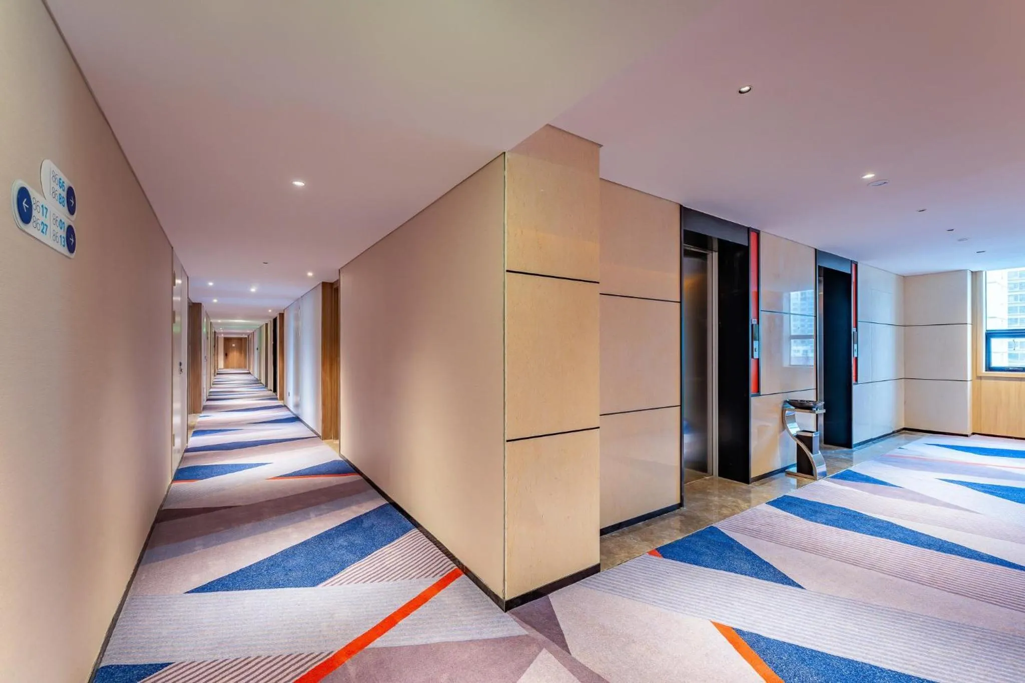 Lobby or reception, Bed in Holiday Inn Express Langfang Yanjiao by IHG