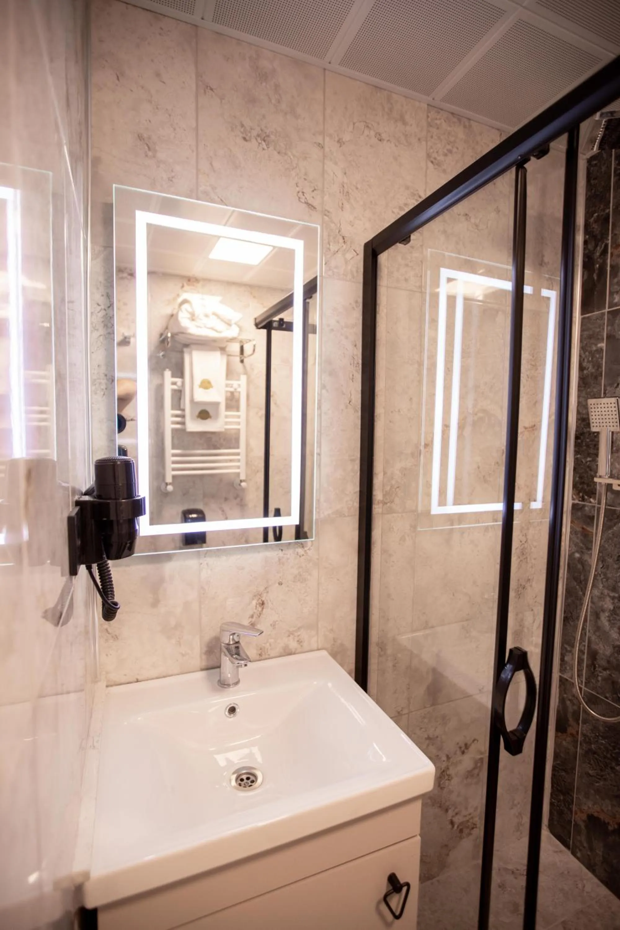 Shower in Hotel Milano