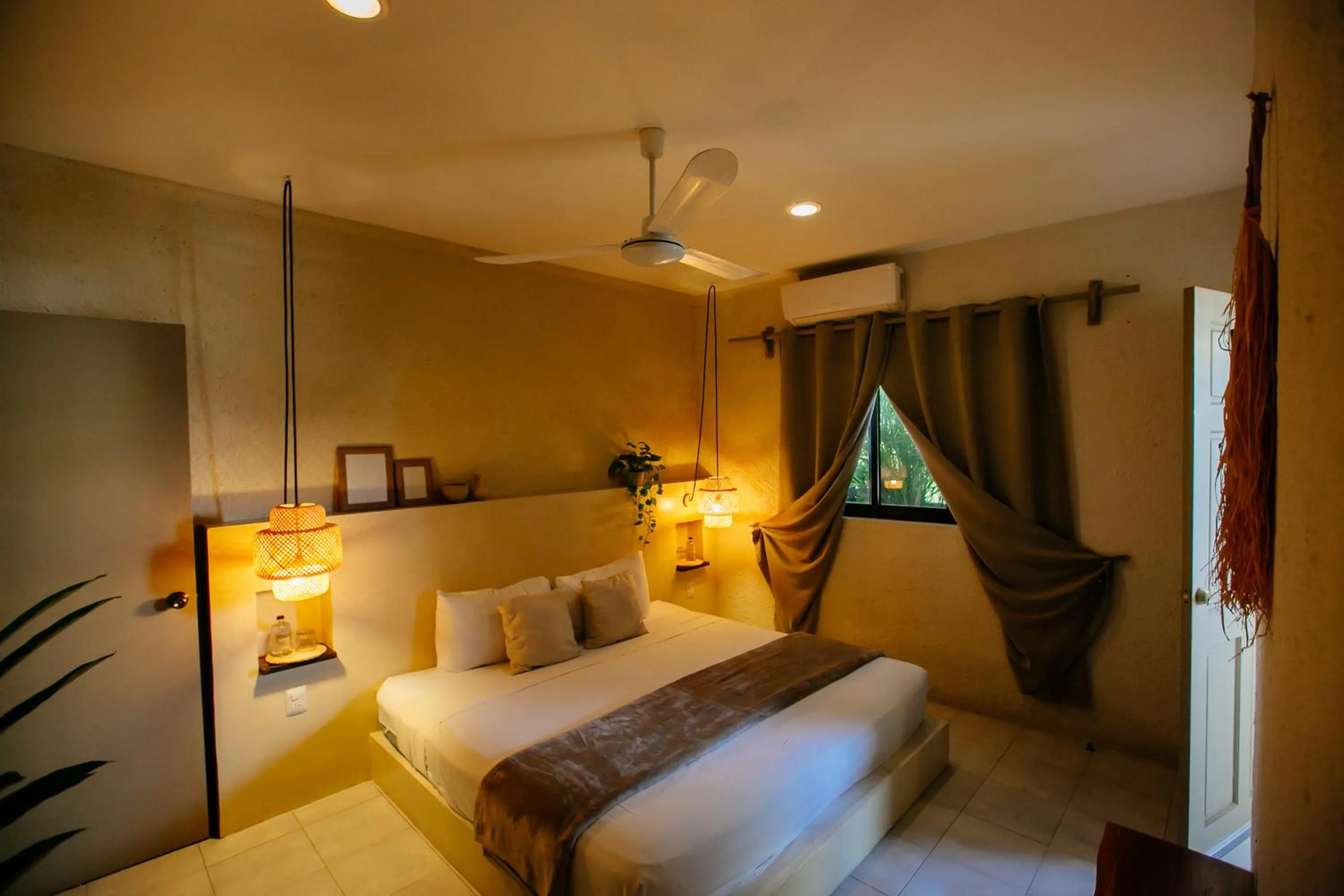 Bedroom, Bed in Hotel Noah Tulum