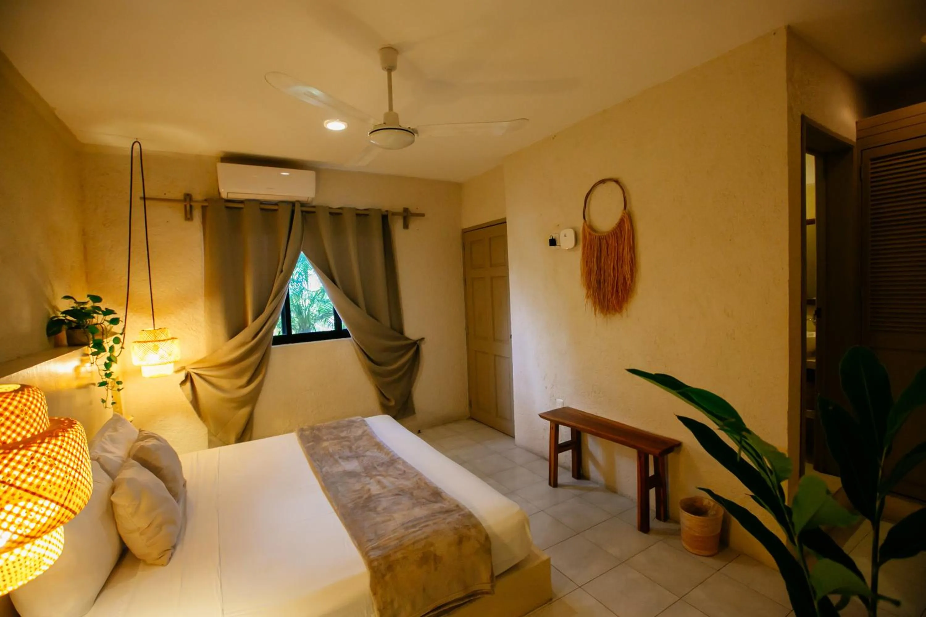 Bedroom, Bed in Hotel Noah Tulum