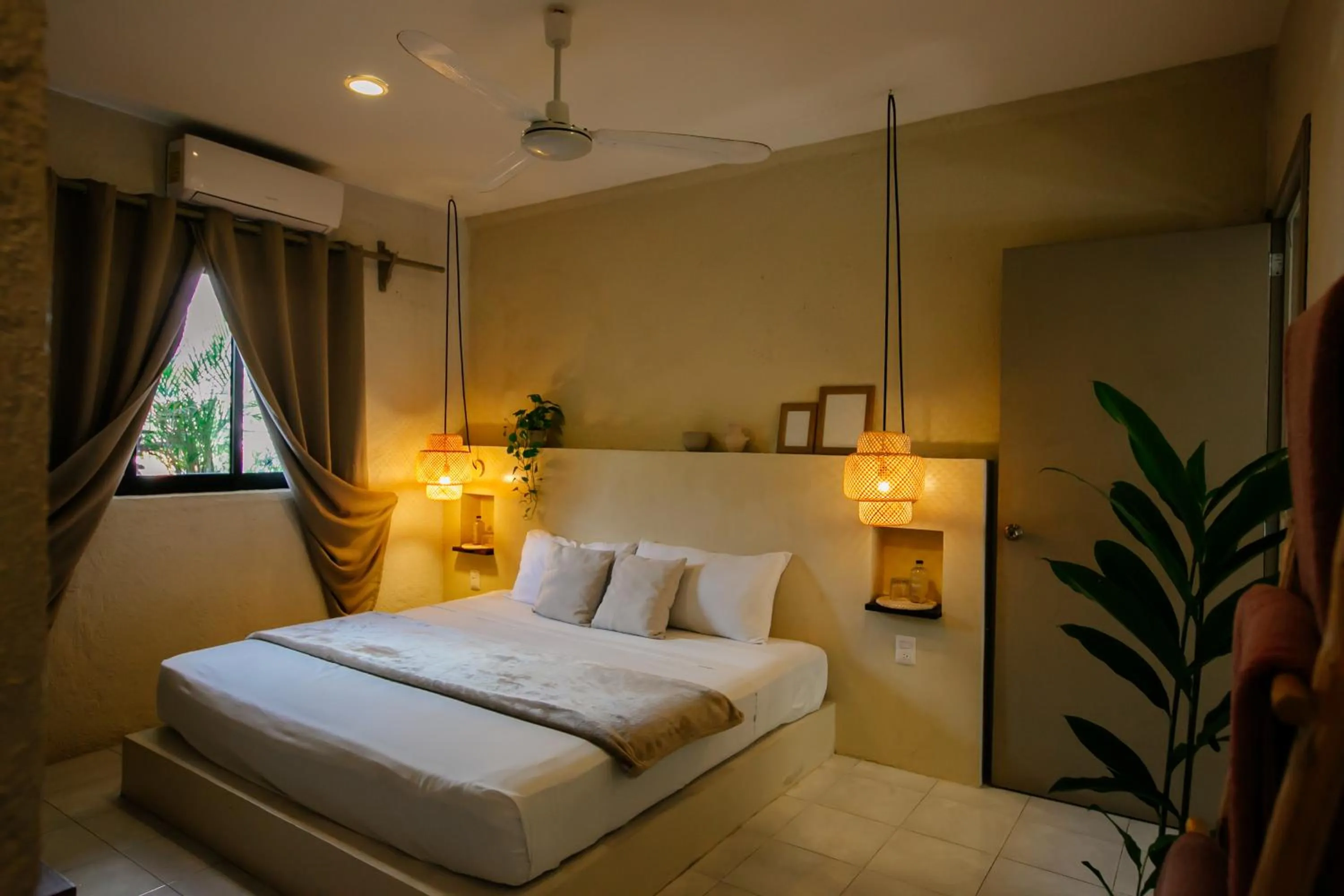 Bedroom, Bed in Hotel Noah Tulum