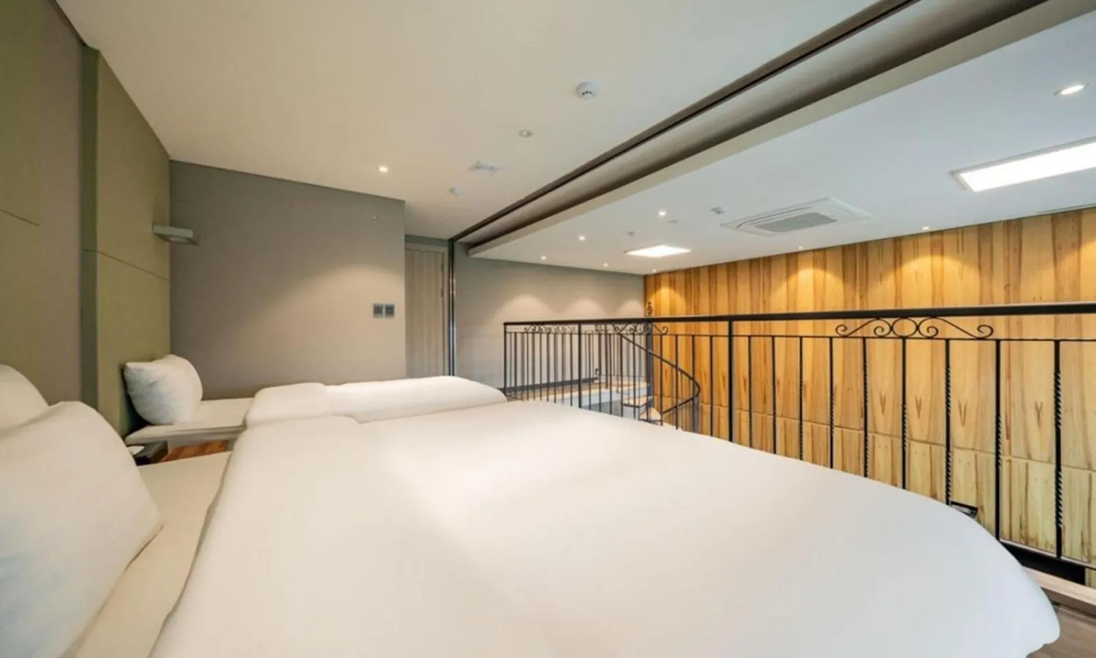 Bed in Yeongdeungpo Lifestyle F Hotel