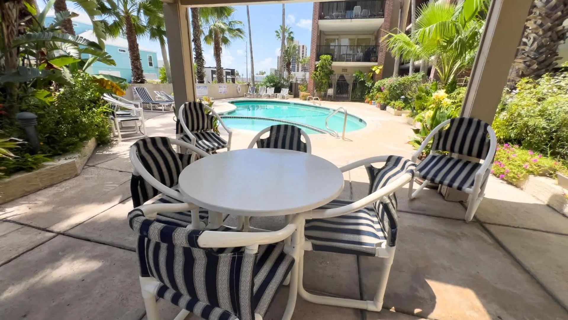 Swimming pool in Villa del Sol - #205