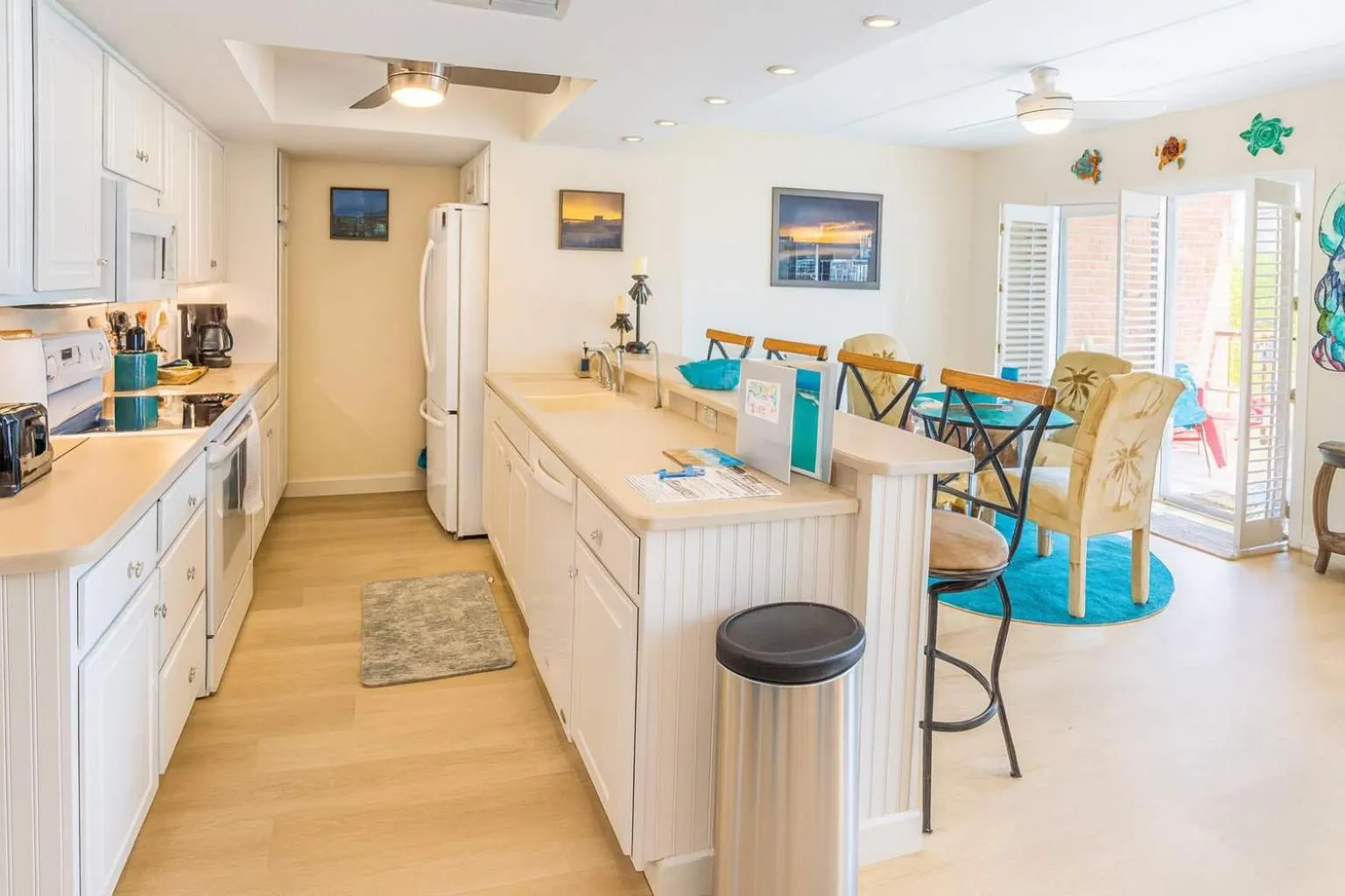 Kitchen or kitchenette in Villa del Sol - #205