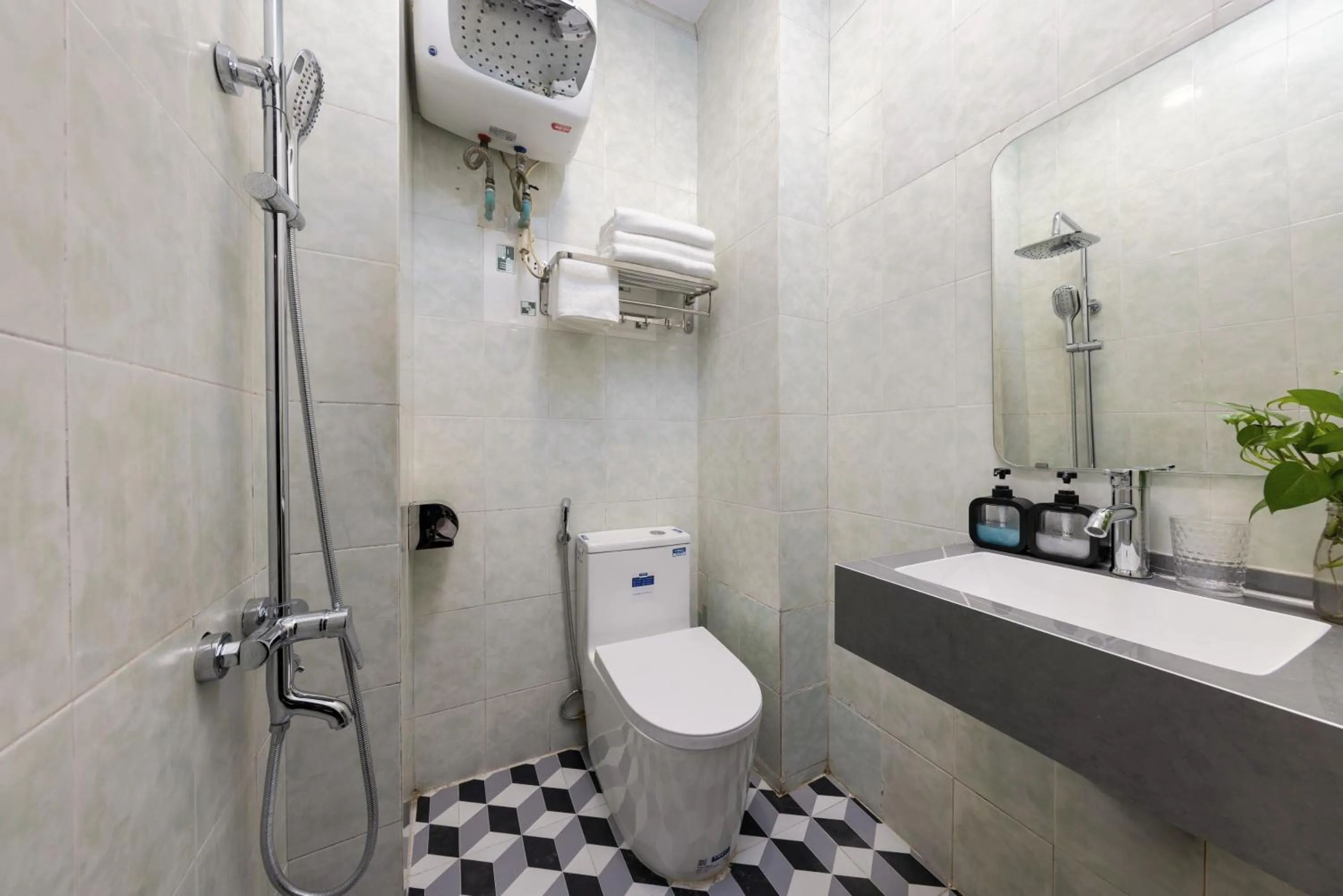 Shower in Amanda Boutique Hotel & Travel