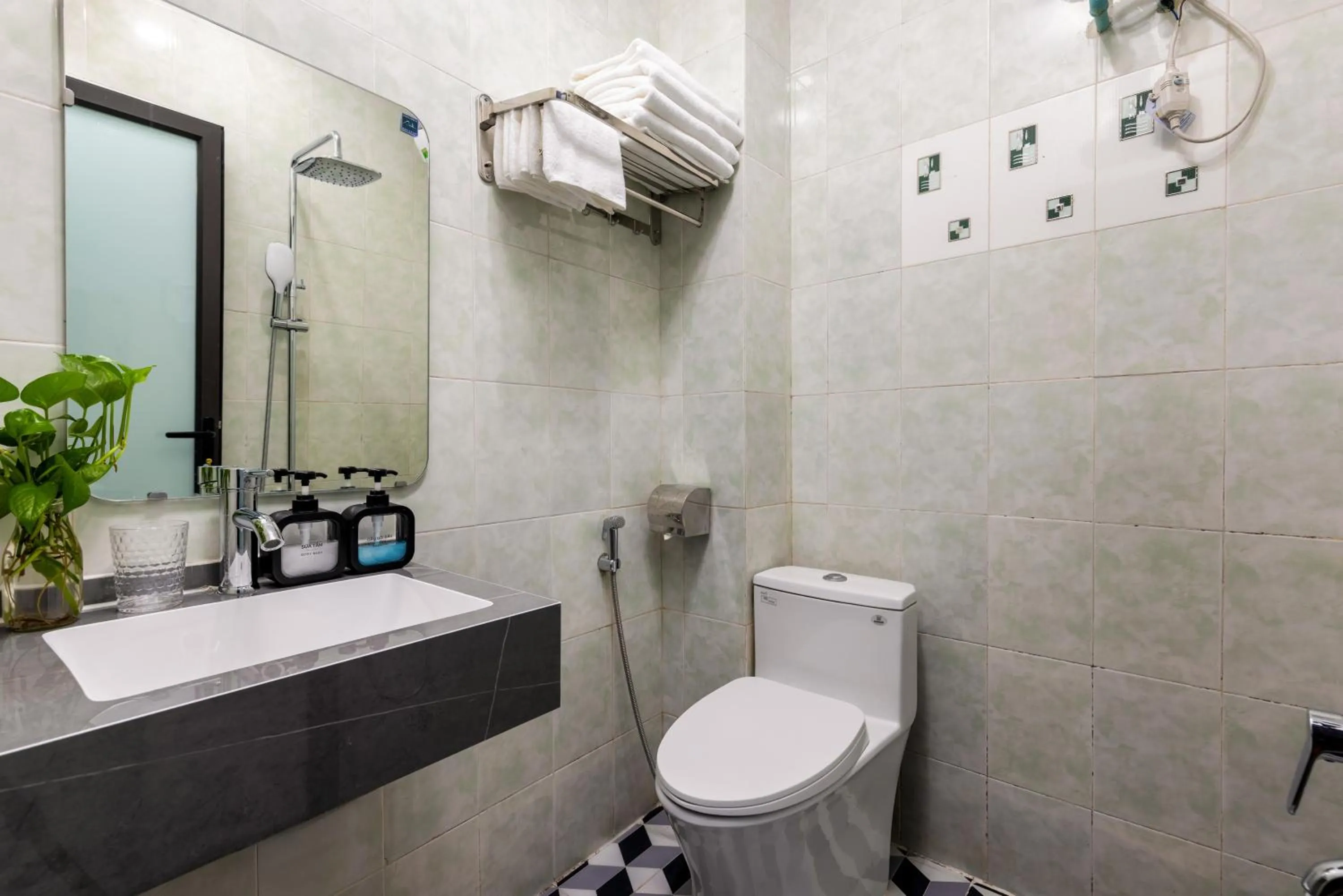 Shower in Amanda Boutique Hotel & Travel