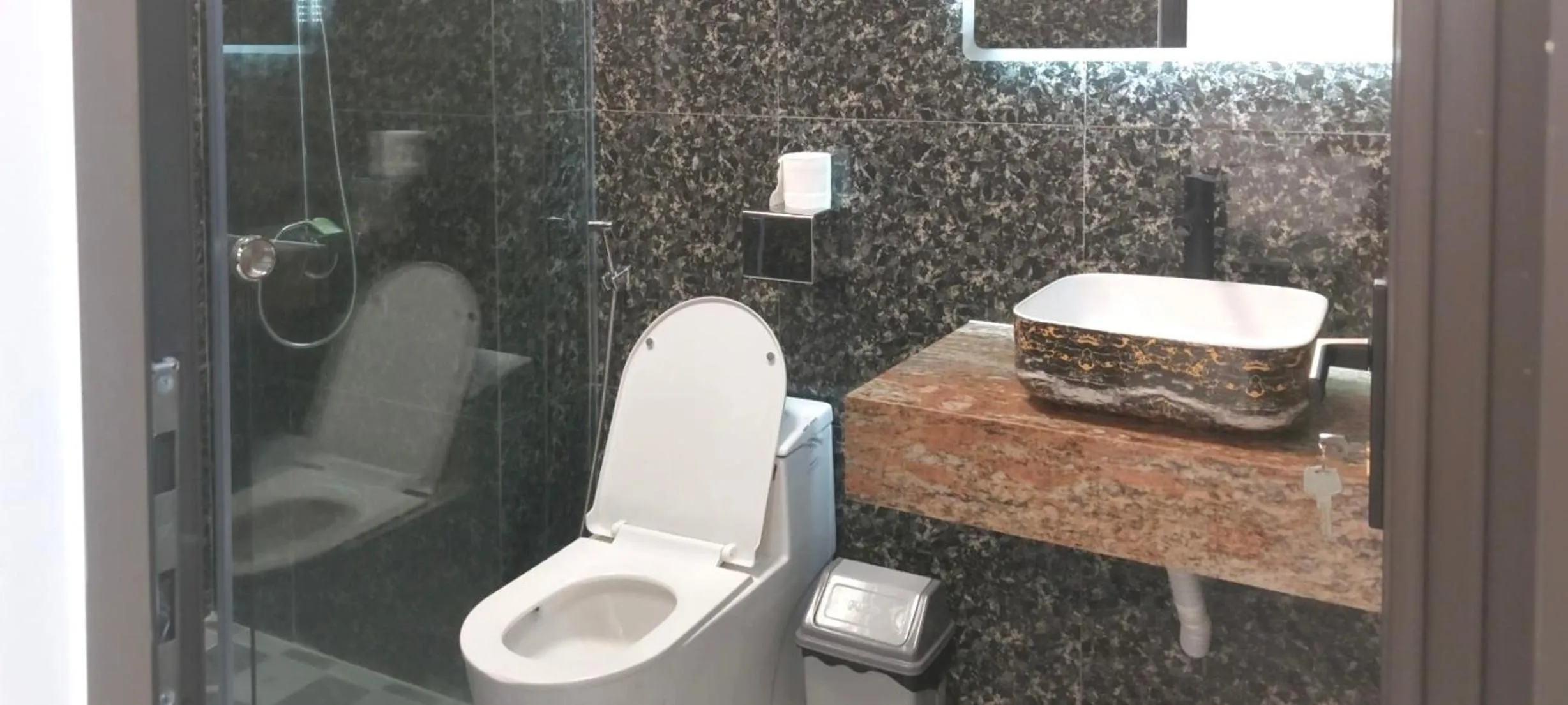 Bathroom in Ngoc Anh Hotel Da Lat