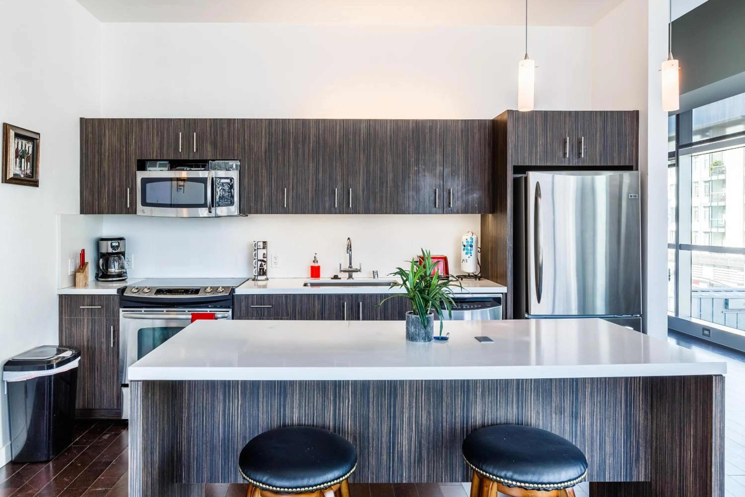 kitchen in Hollywood Furnished Apartments