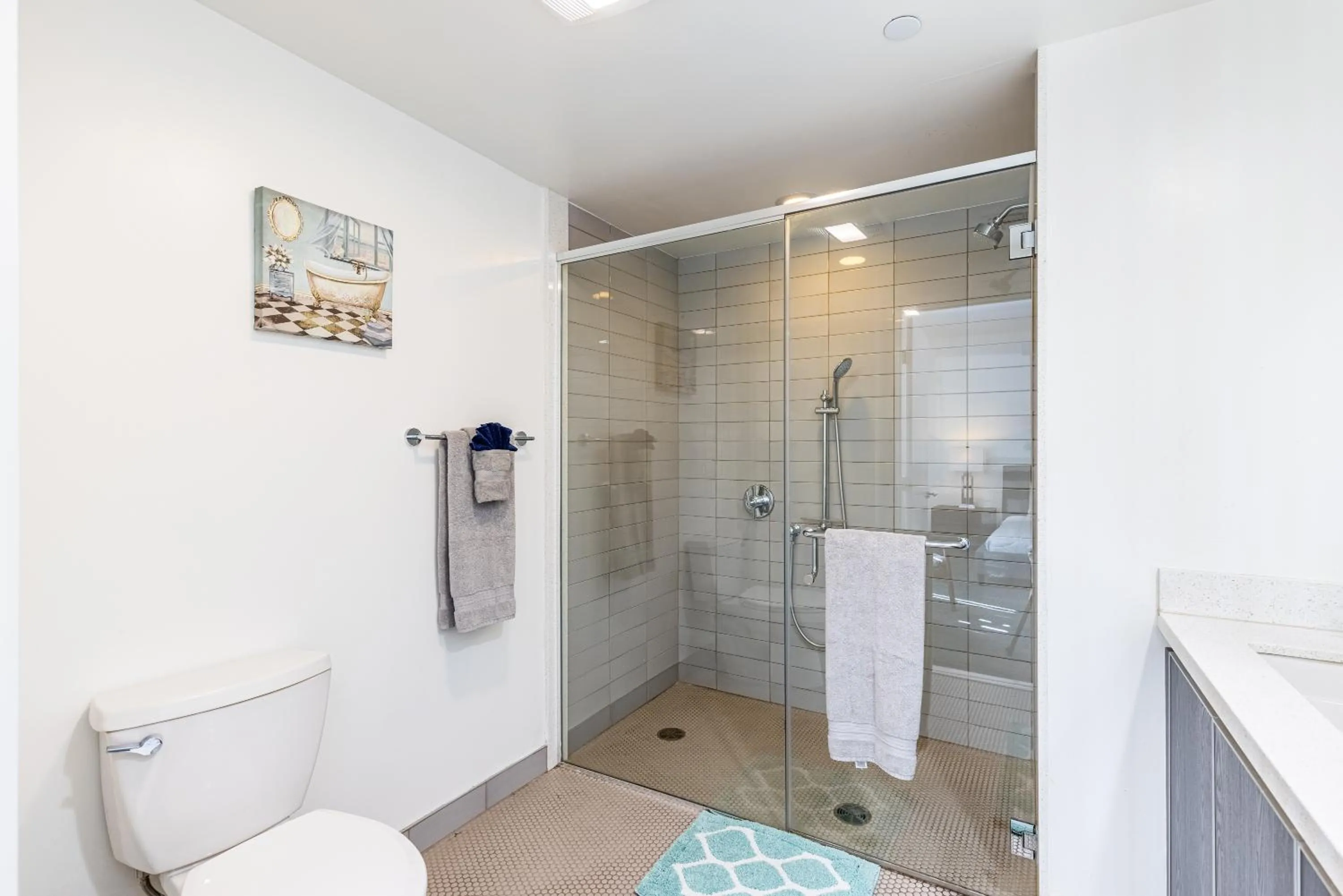 Shower in Hollywood Furnished Apartments
