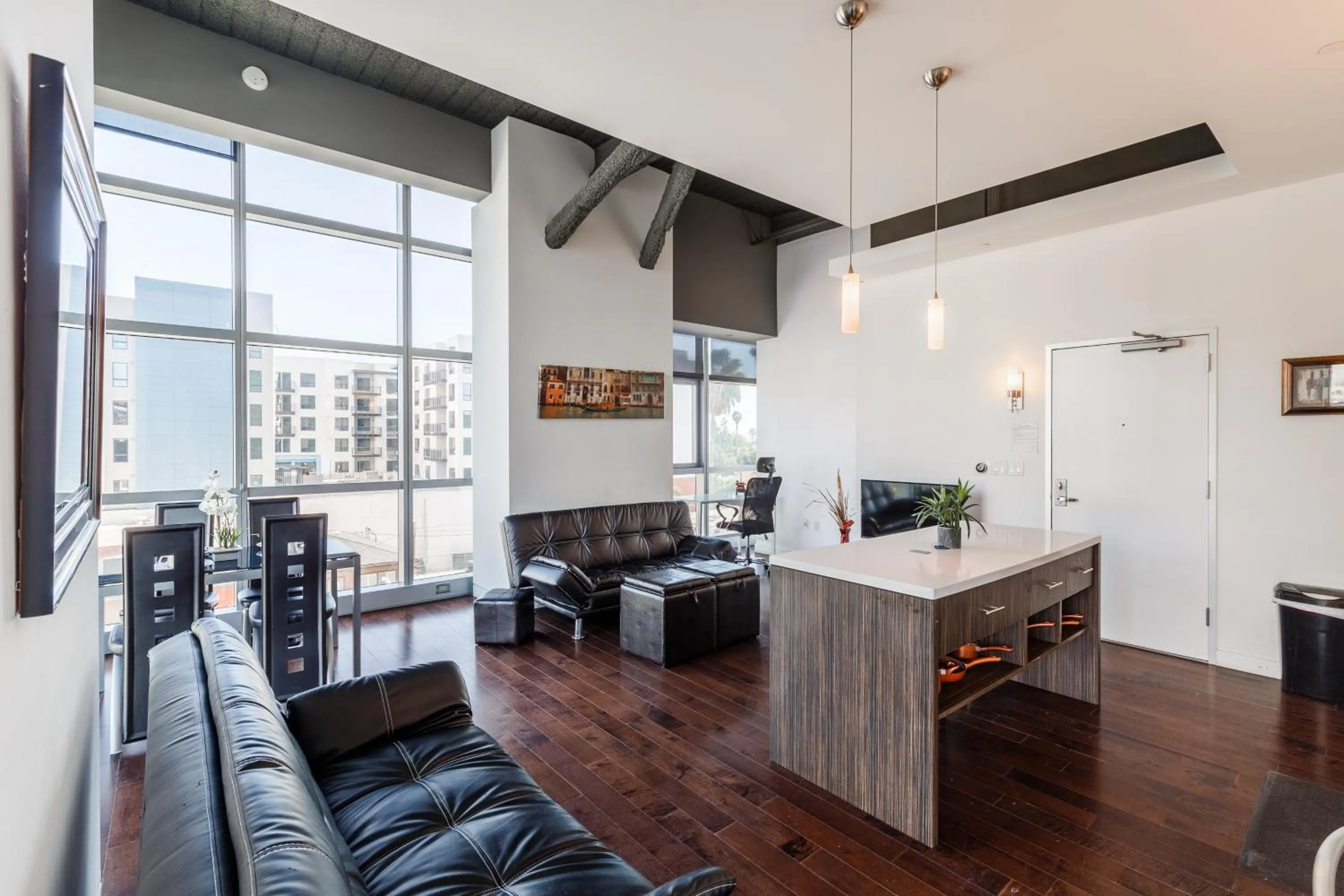 Hollywood Furnished Apartments