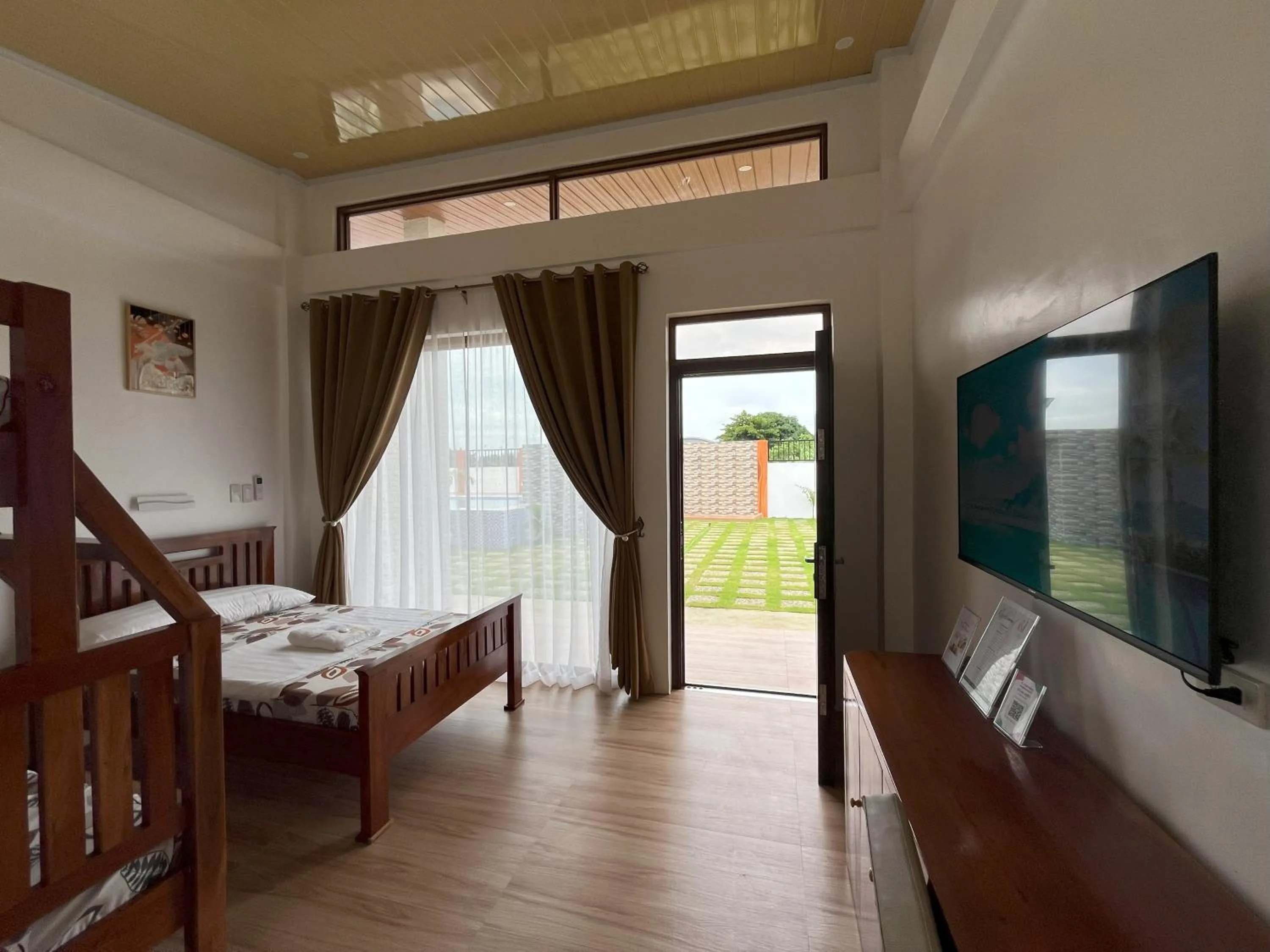 Bed in Villa Mercedes Private Resort