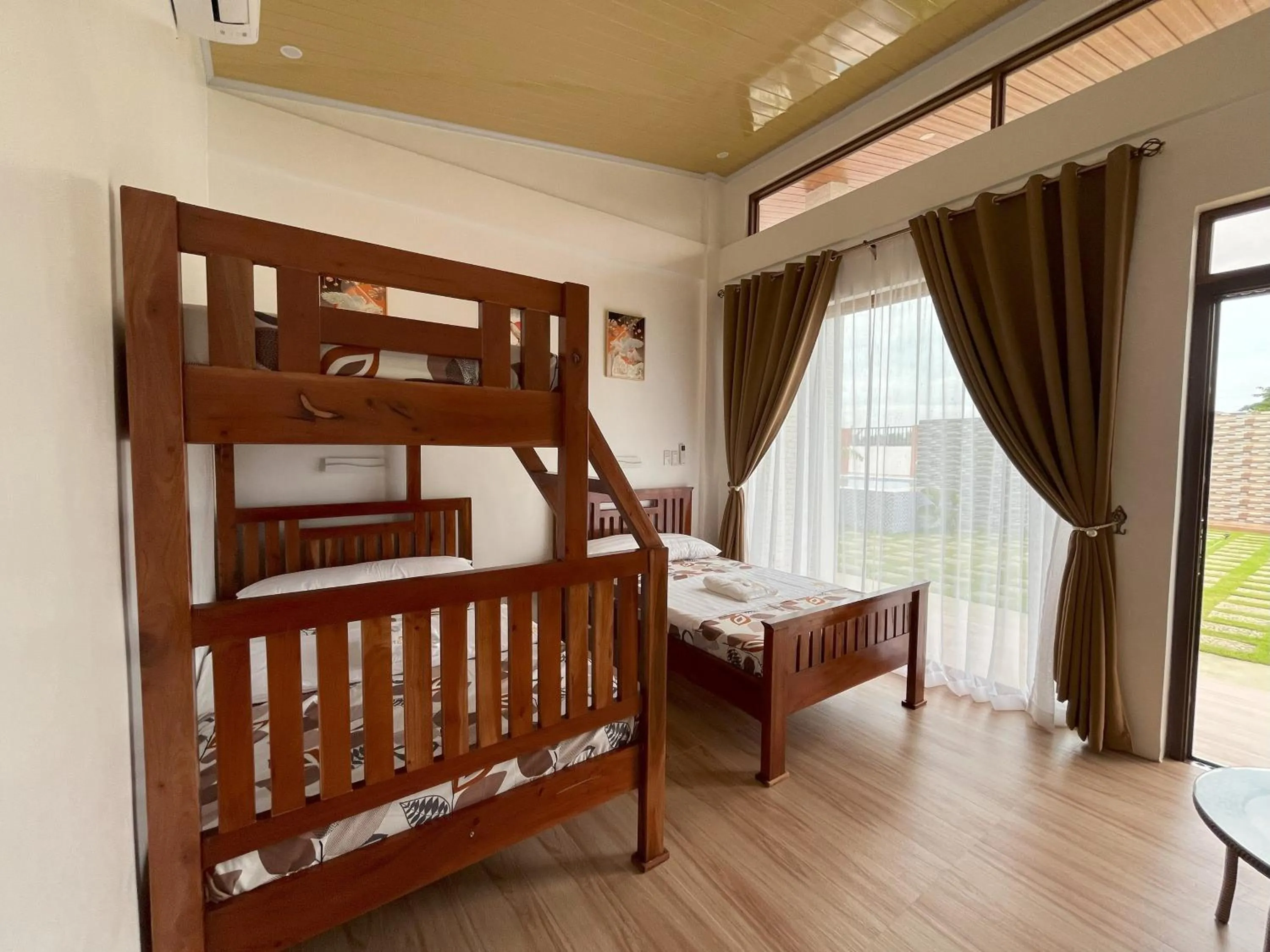 Bed in Villa Mercedes Private Resort