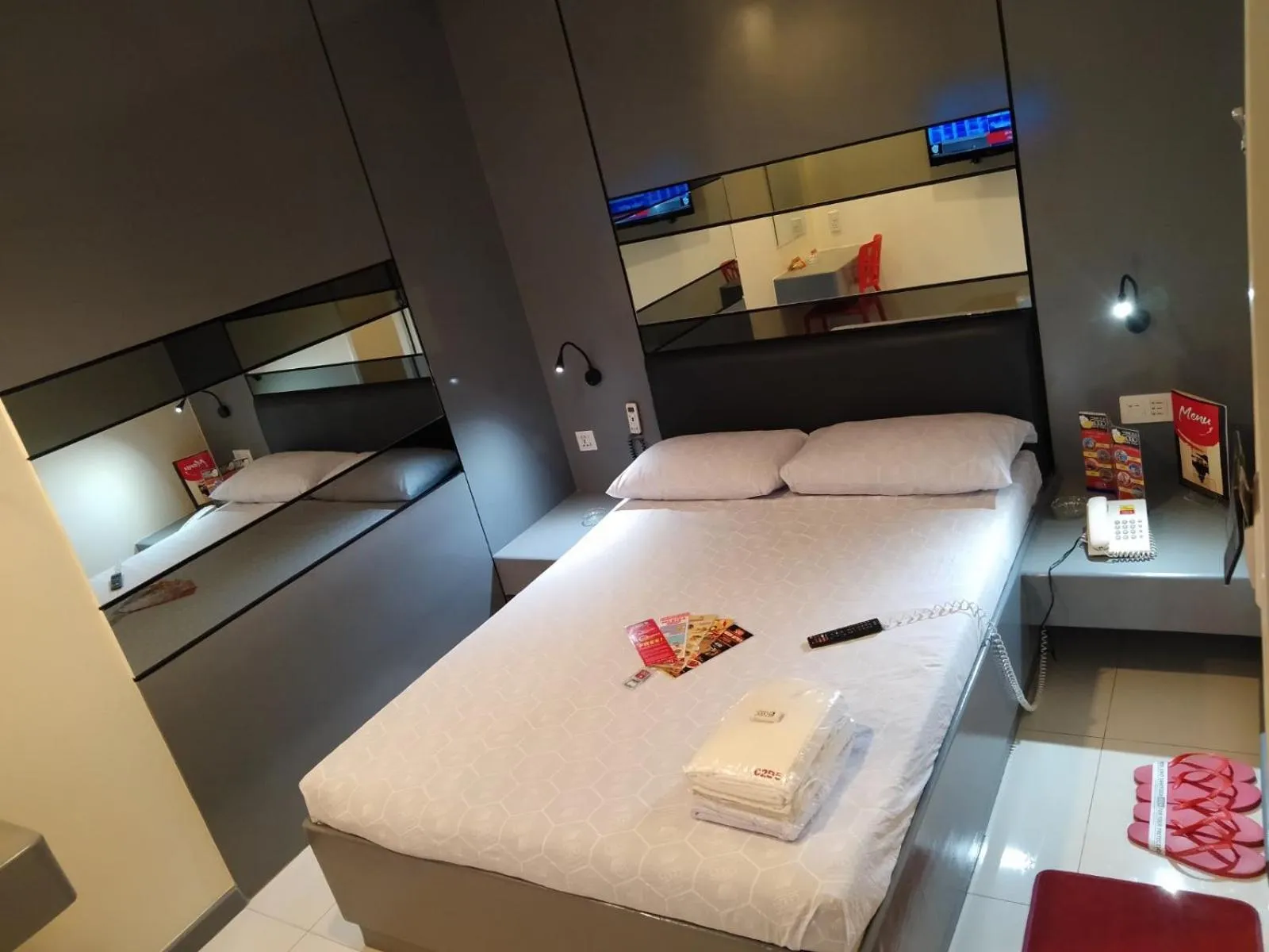 Bed in Hotel Sogo Avenida