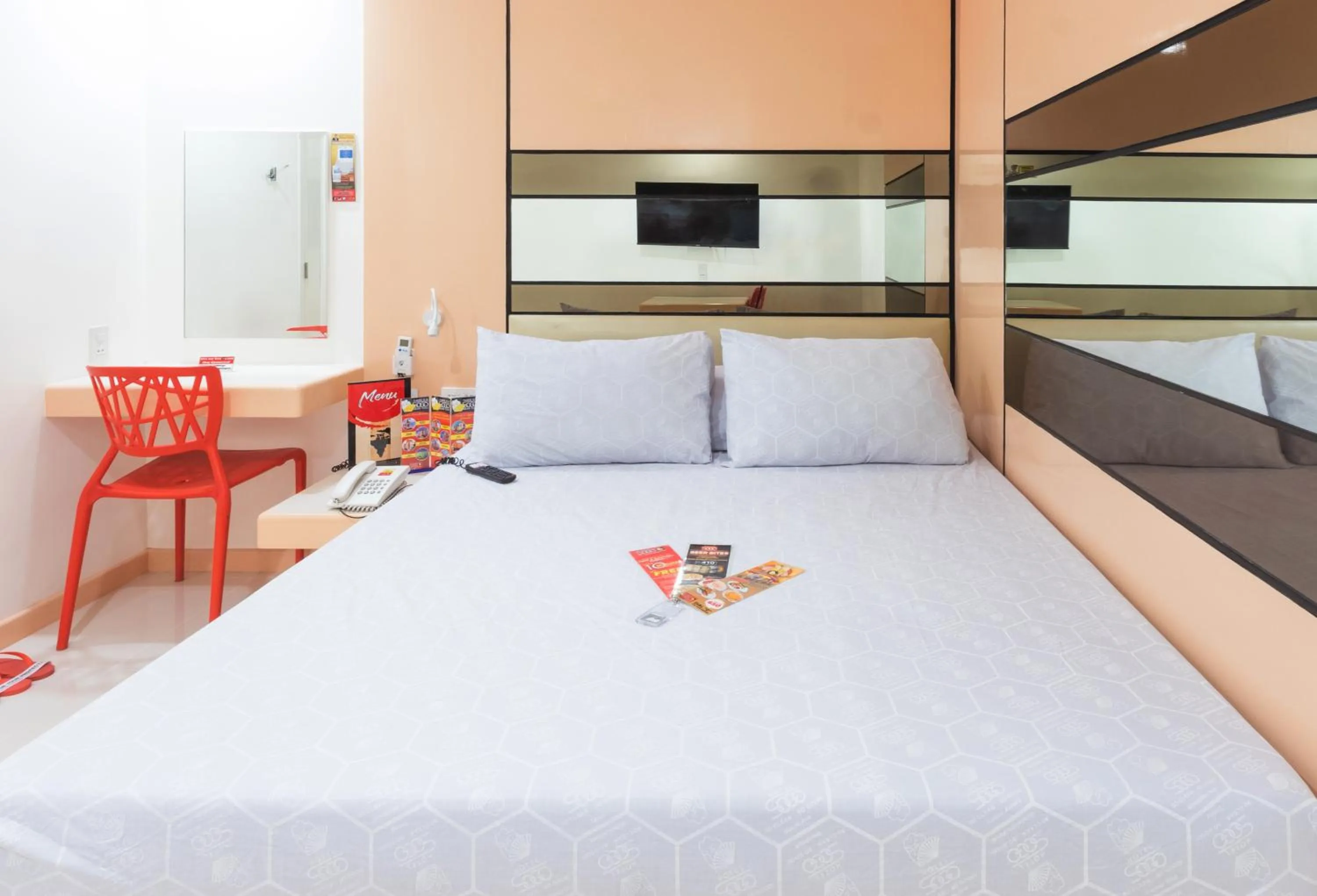 Bedroom, Bed in Hotel Sogo Guadalupe