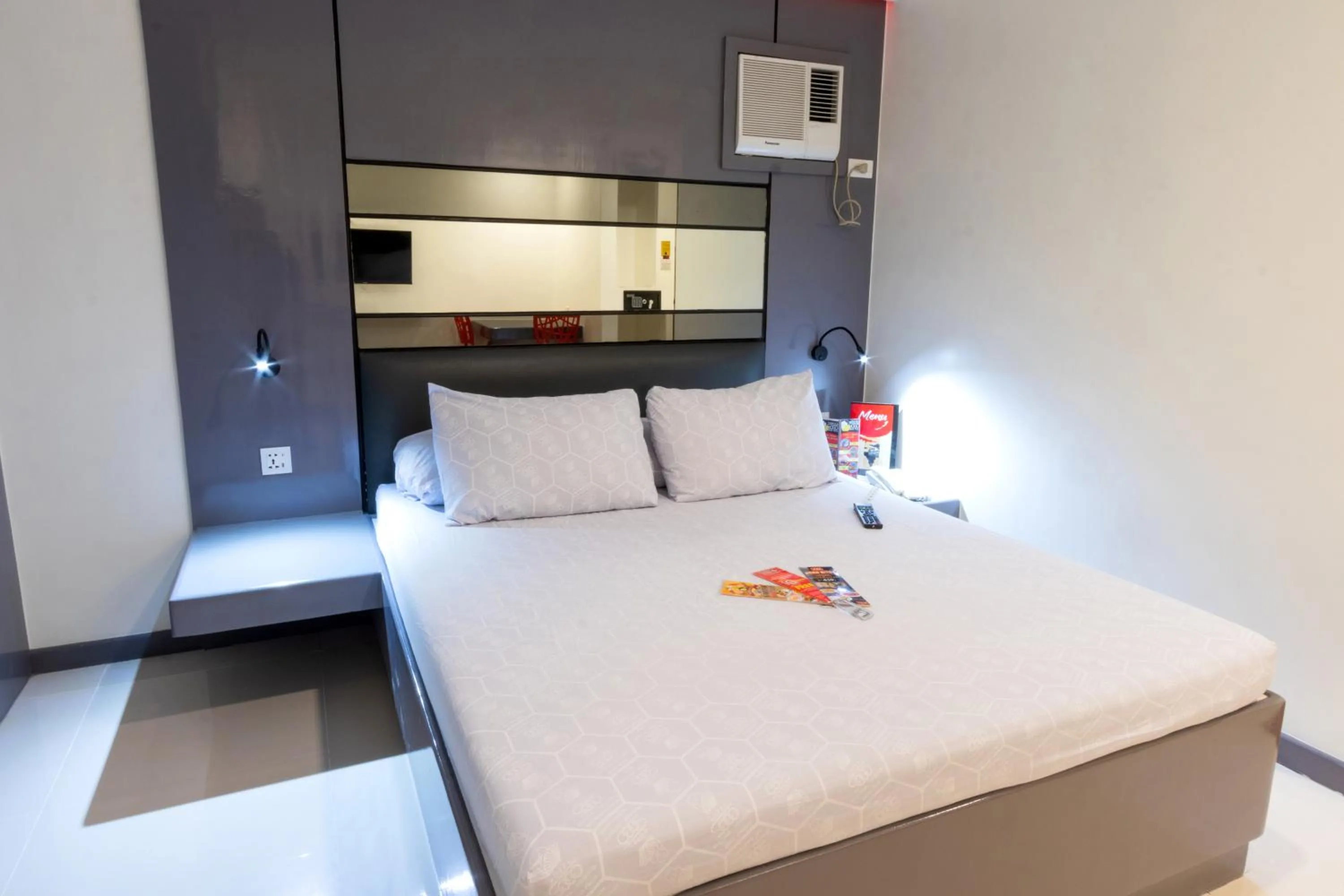 Bed in Hotel Sogo Guadalupe