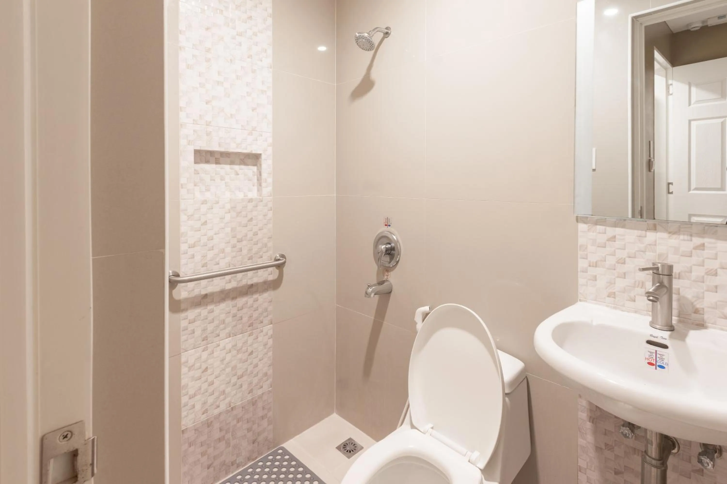 Bathroom in Hotel Sogo Cainta