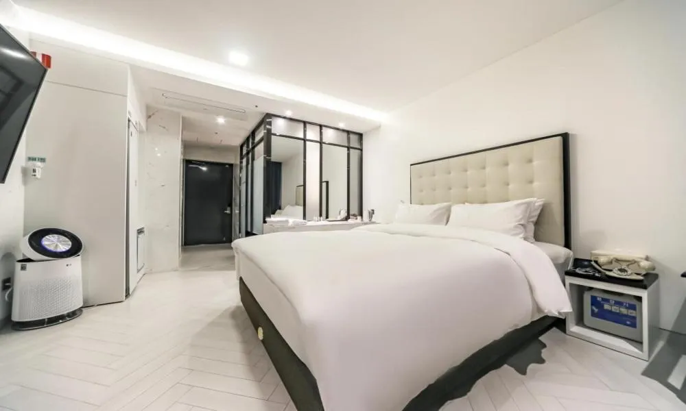 Bed in Daegu Dongseongro Hotel Labella