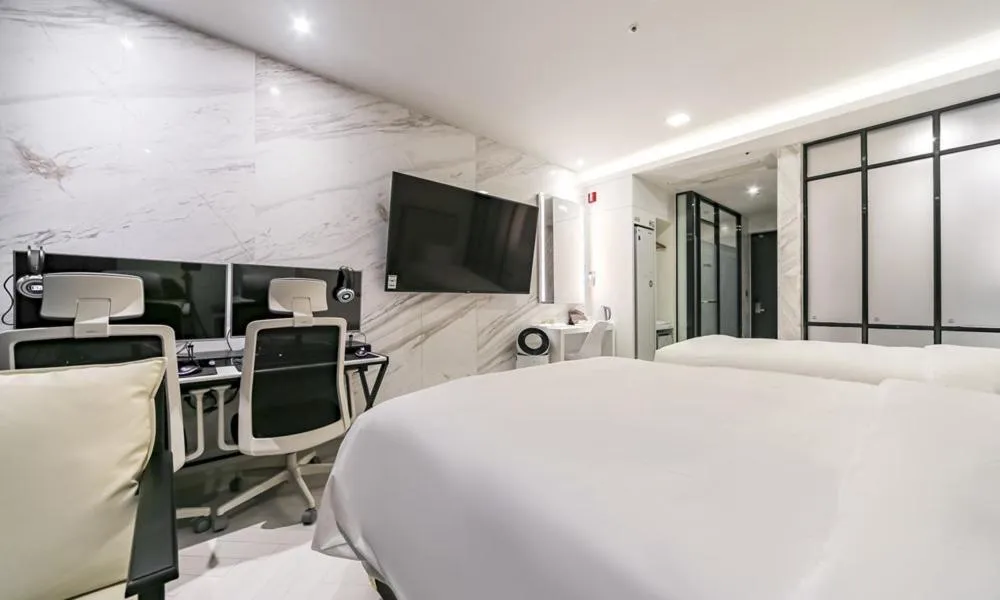 Bed in Daegu Dongseongro Hotel Labella